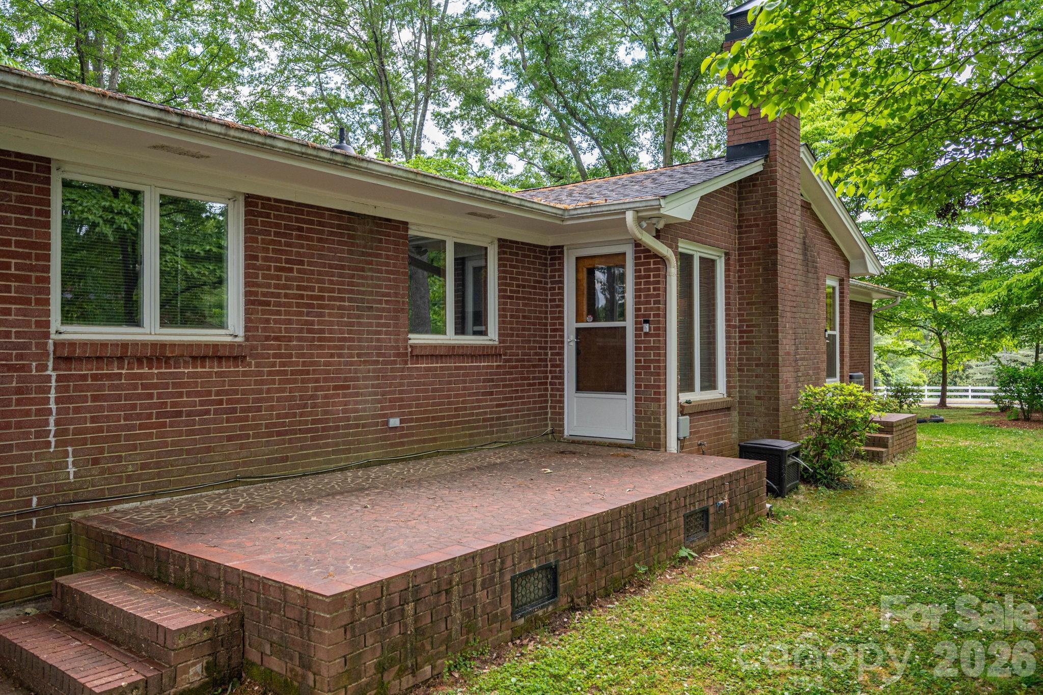 602 Lee Street Property Photo 39