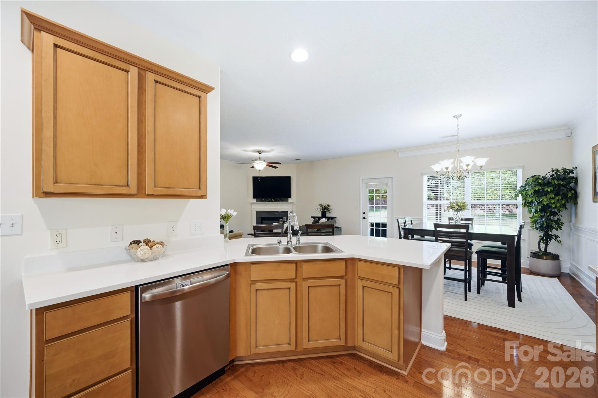 2429 Glyncastle Way Property Photo 6