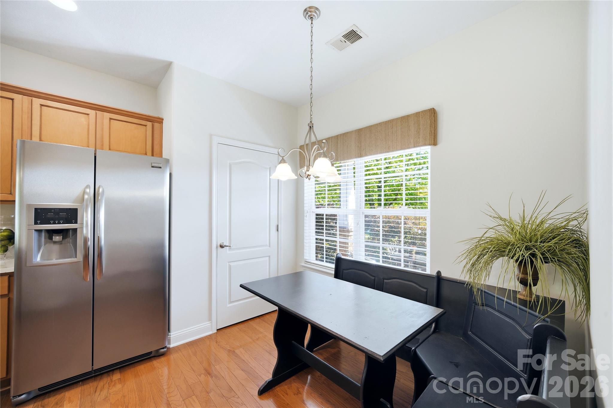 2429 Glyncastle Way Property Photo 7