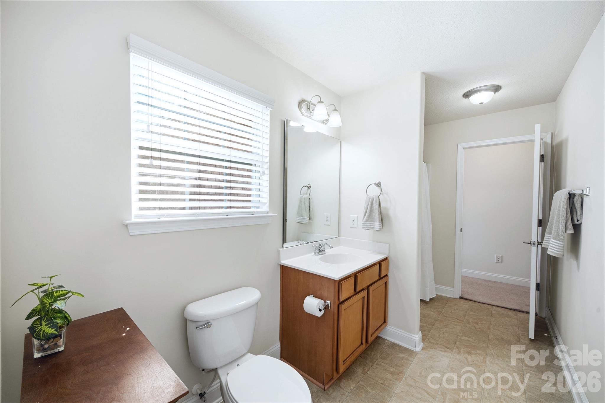 2429 Glyncastle Way Property Photo 28