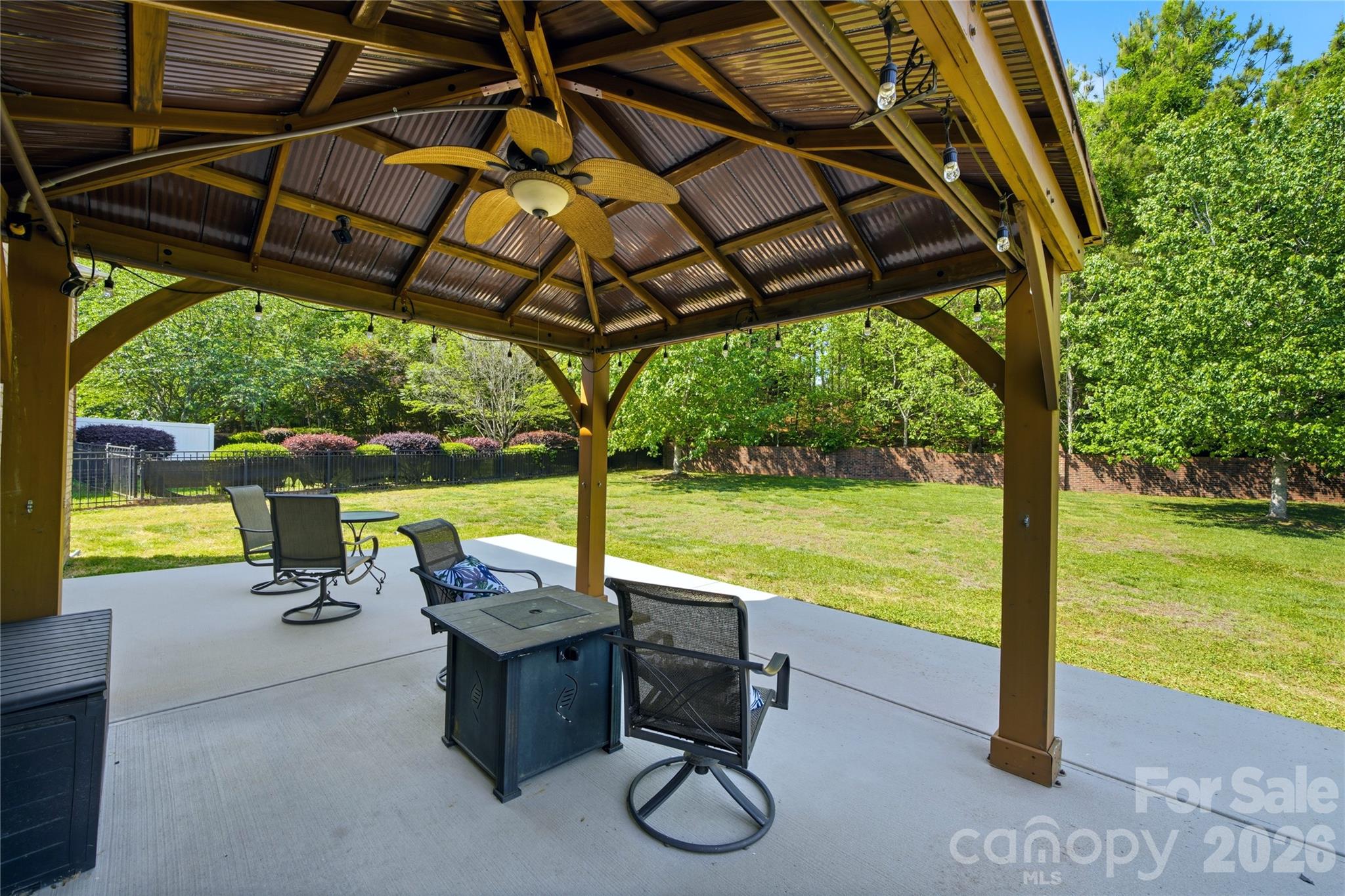 2429 Glyncastle Way Property Photo 32