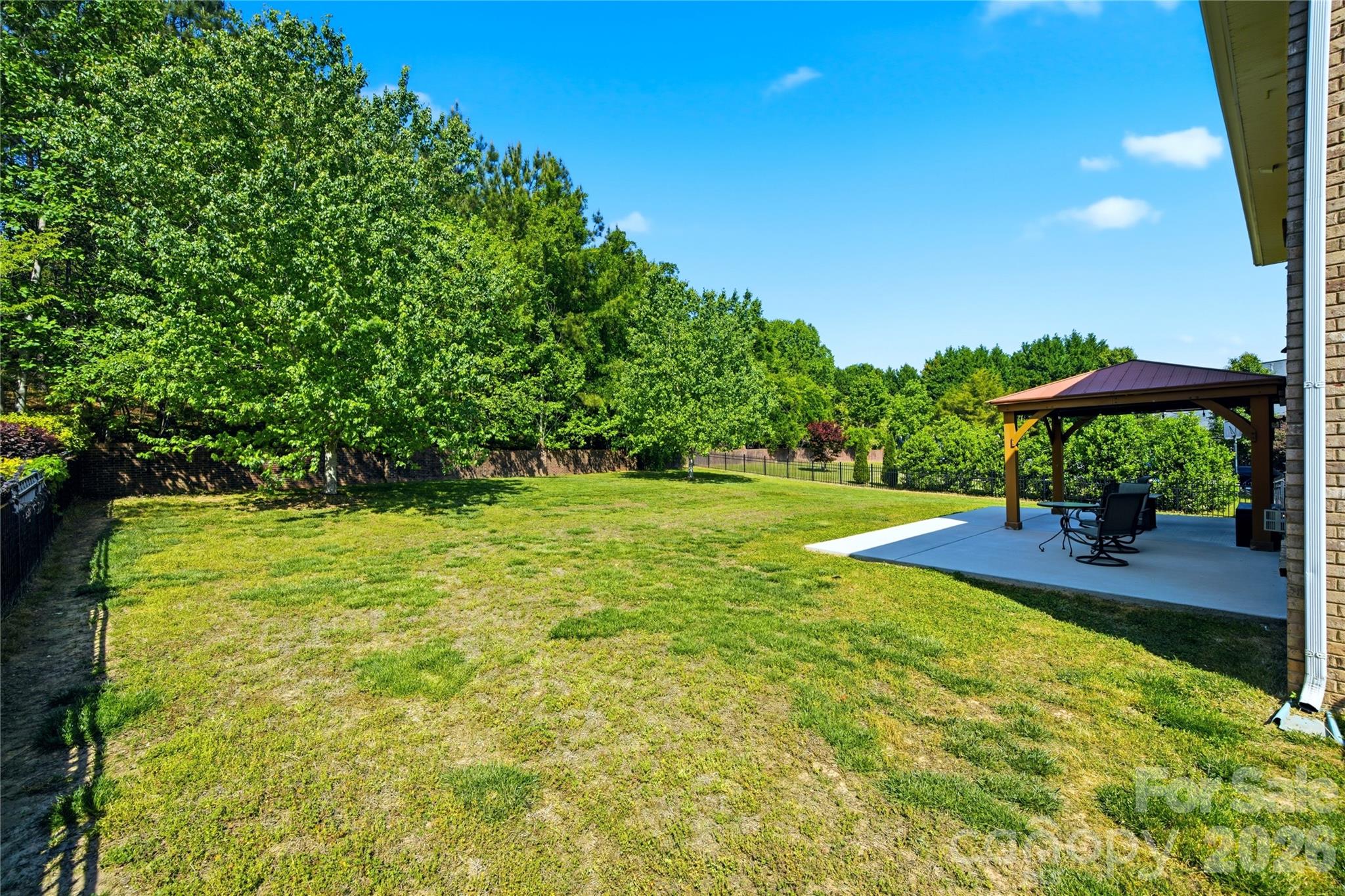 2429 Glyncastle Way Property Photo 33
