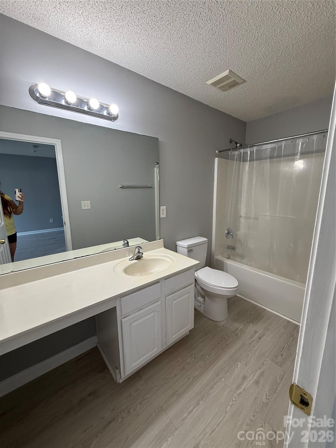 2319 Wexford Way 48 Property Photo 25