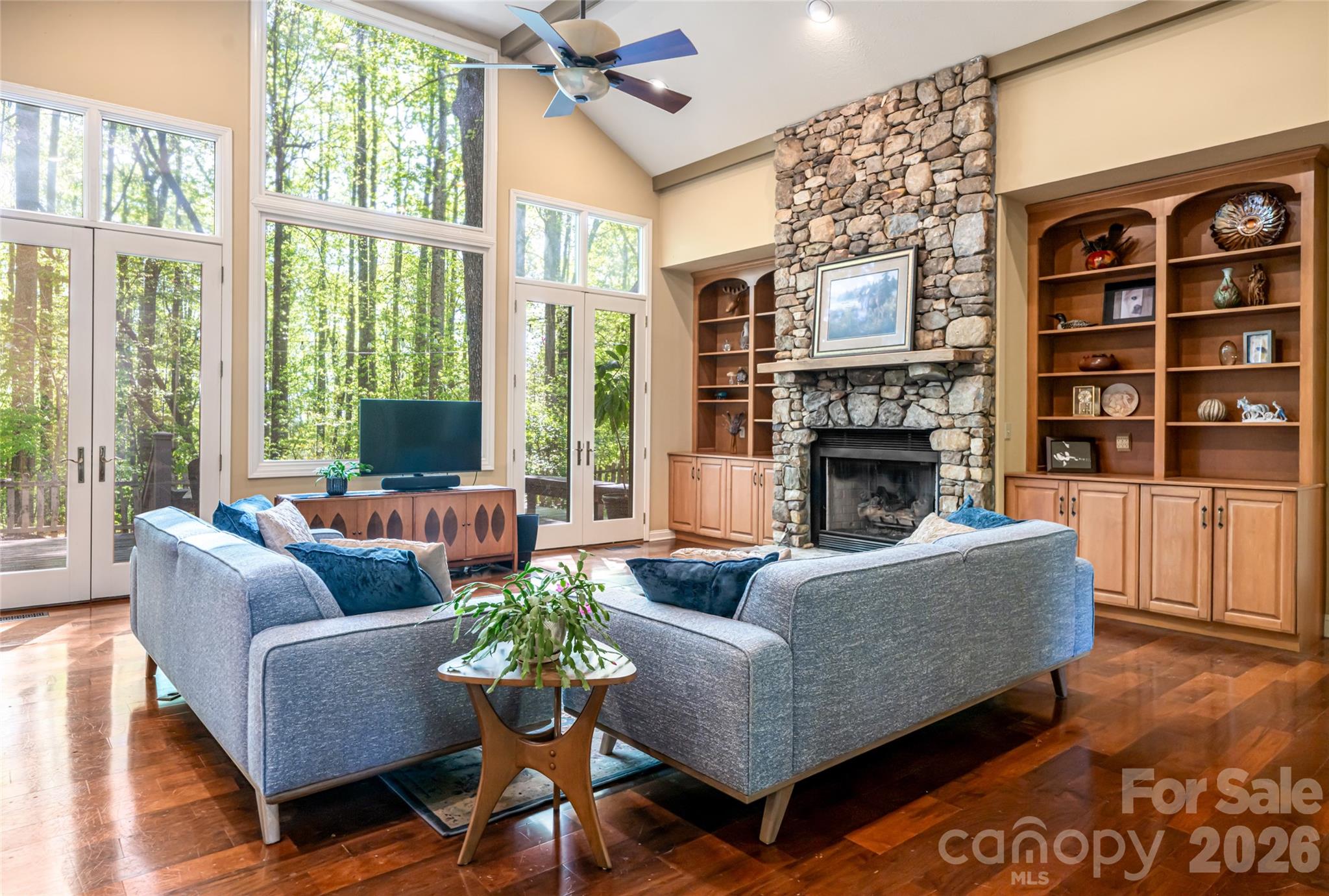 109 Little Cherokee Ridge Property Photo 2