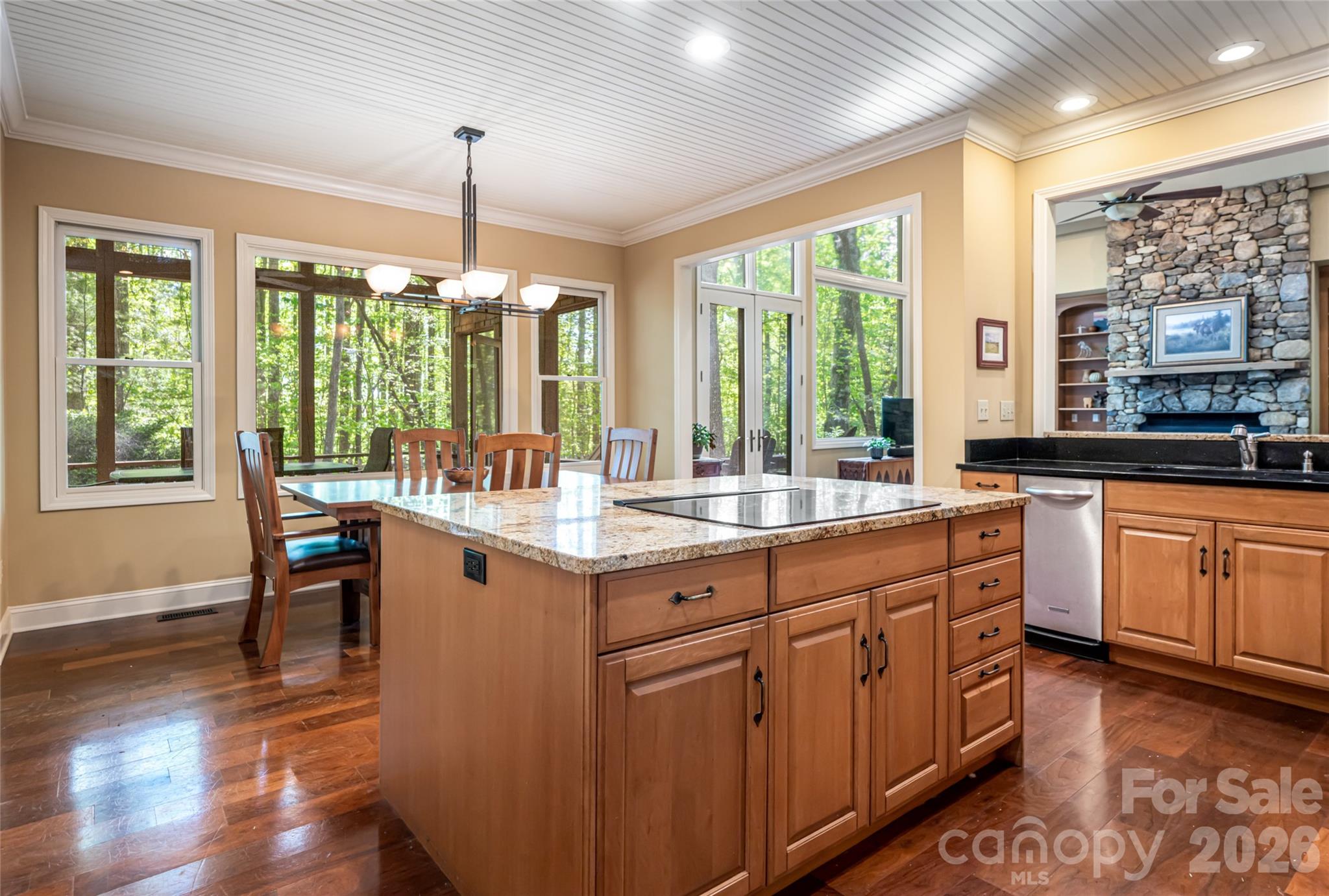 109 Little Cherokee Ridge Property Photo 3