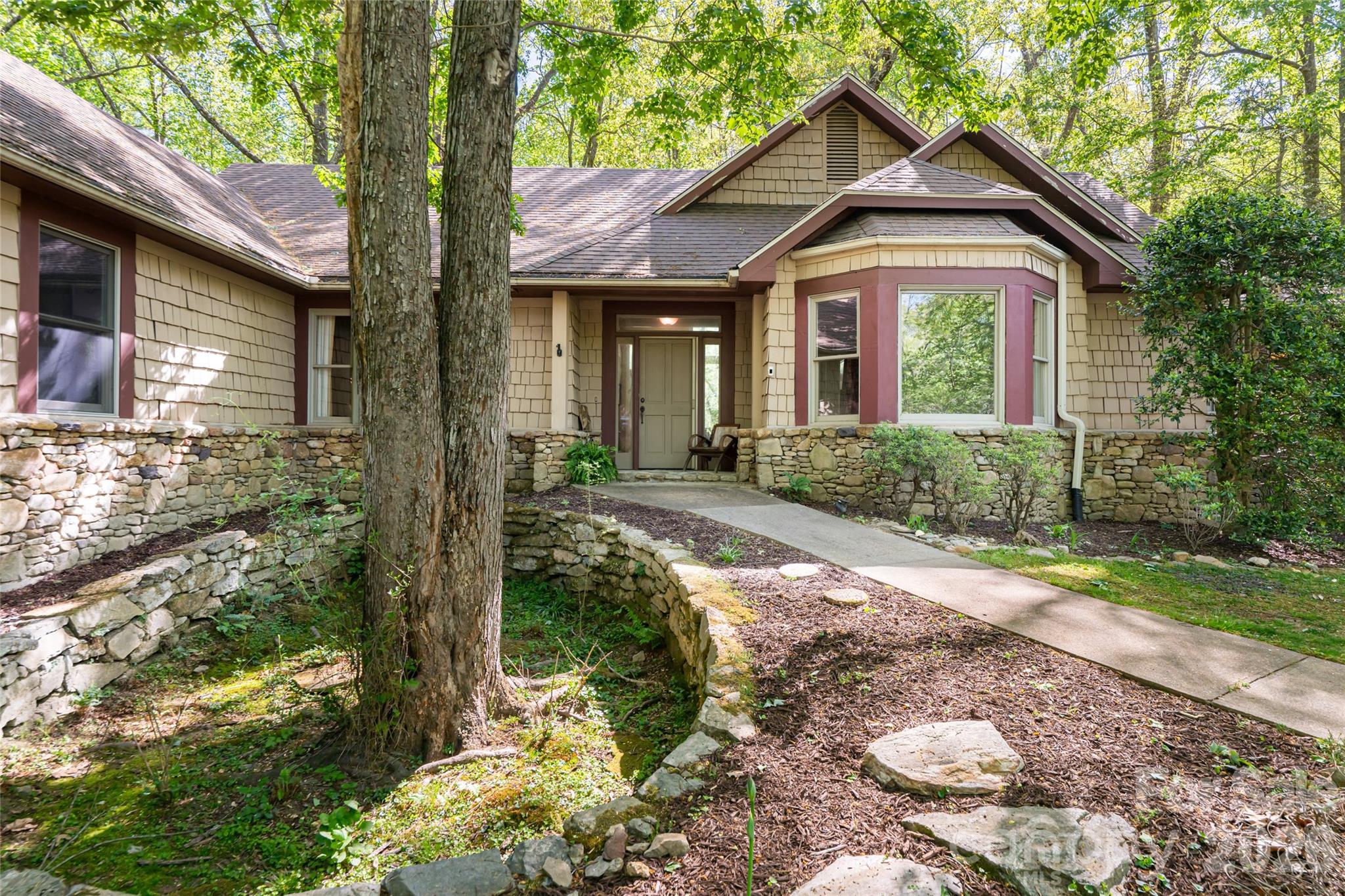 109 Little Cherokee Ridge Property Photo 6