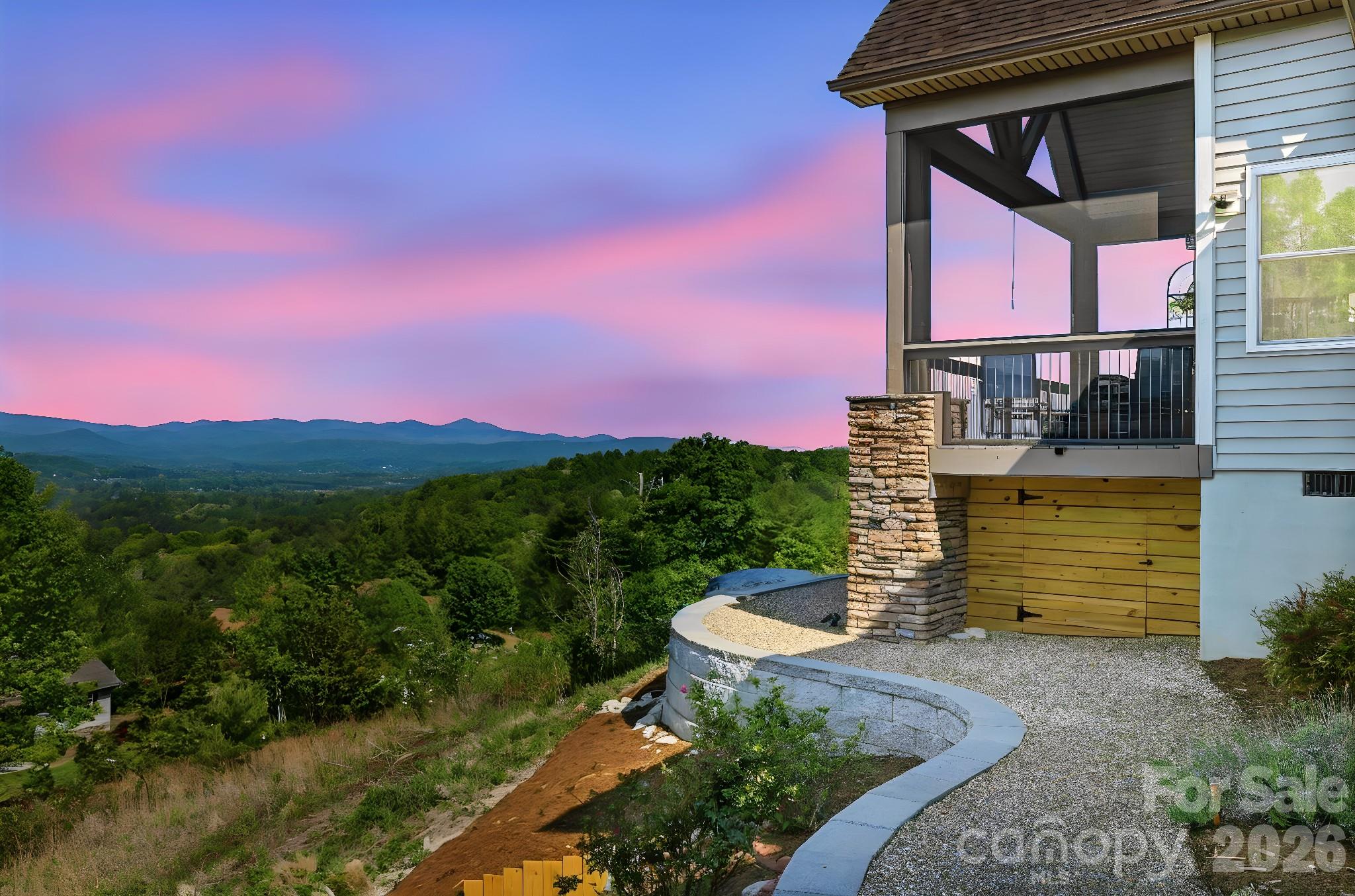 467 Crystal Heights Drive Property Photo 4