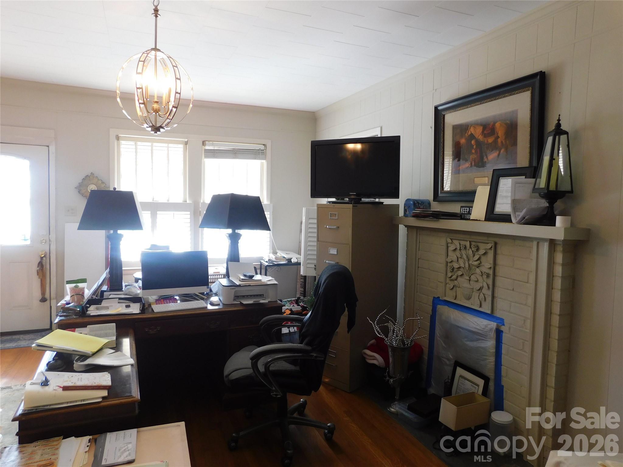 221 S Charlotte Avenue Property Photo 11