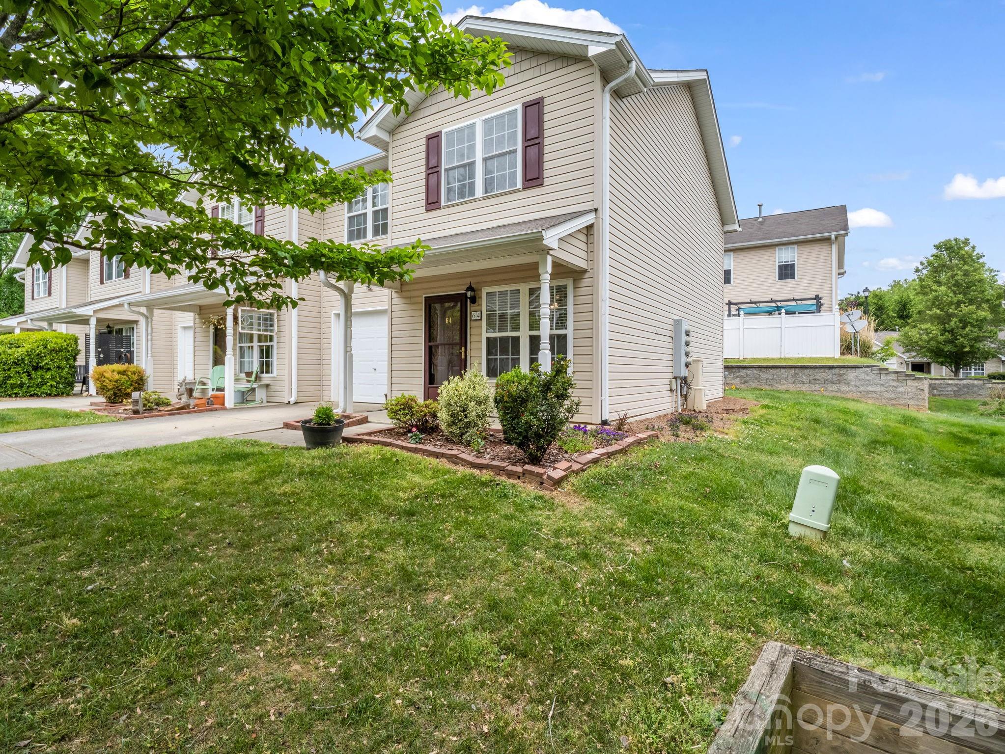 64 Lanceford Circle Property Photo 1