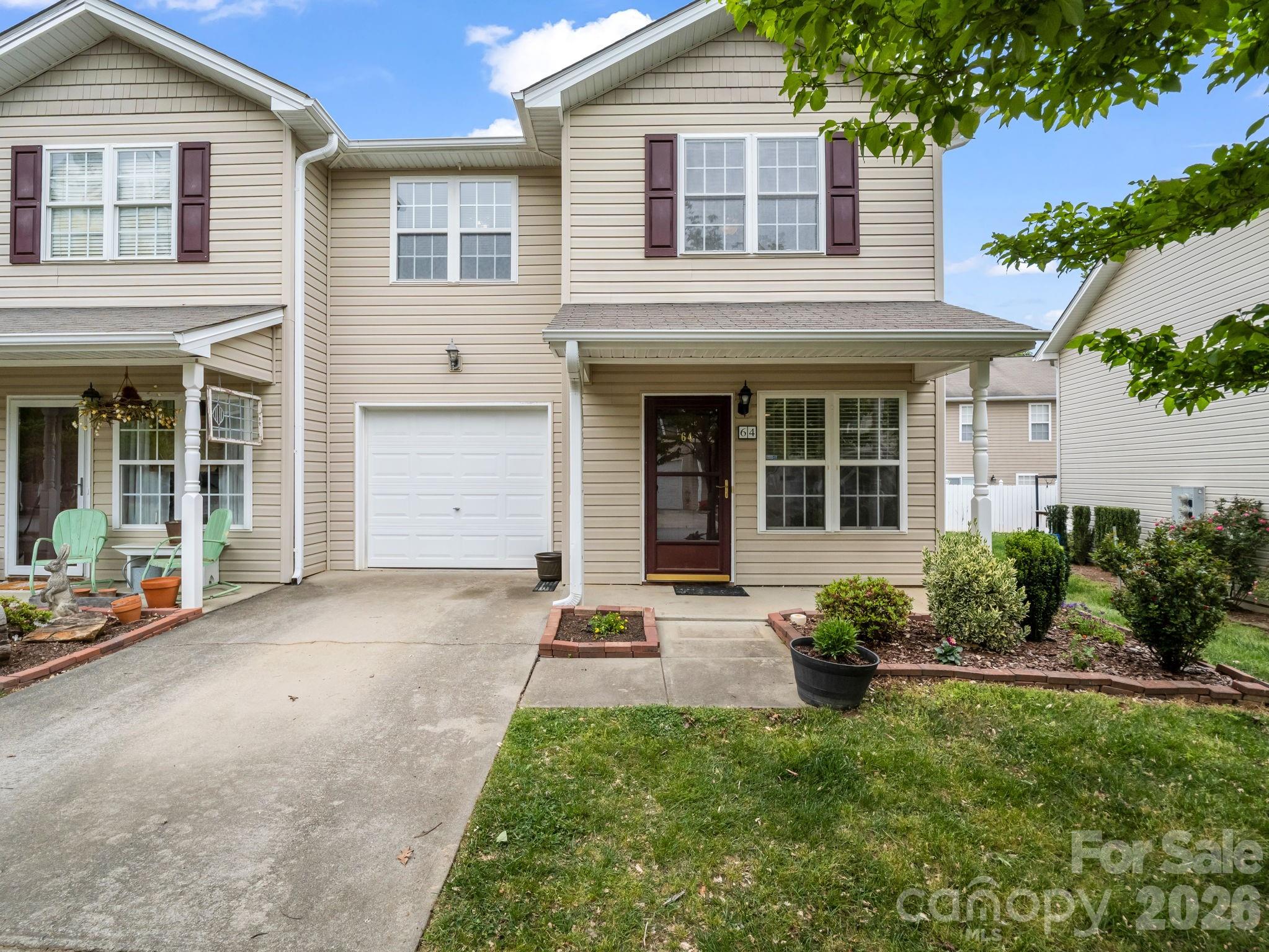 64 Lanceford Circle Property Photo 2