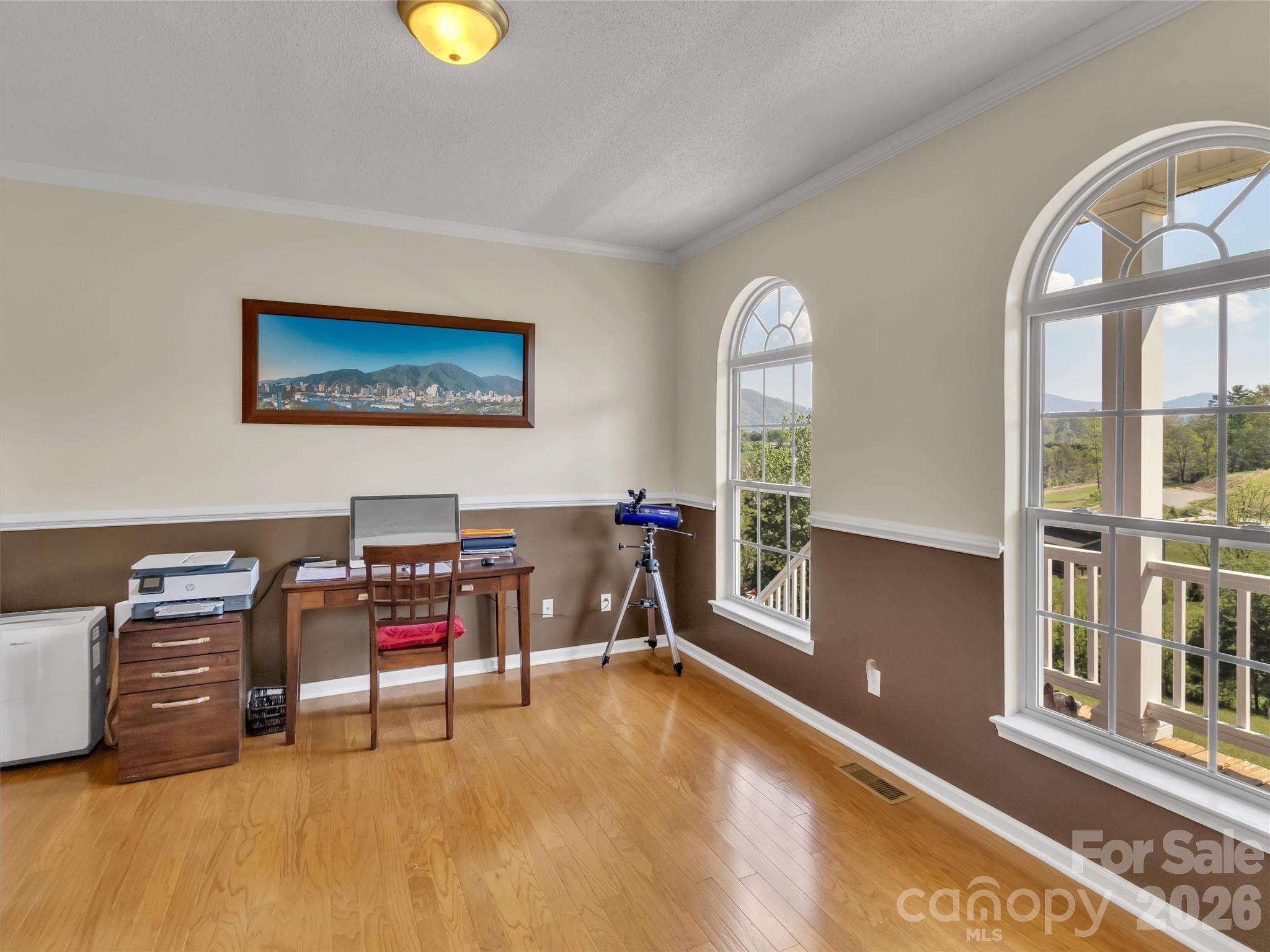 237 Midway Crossing Property Photo 7