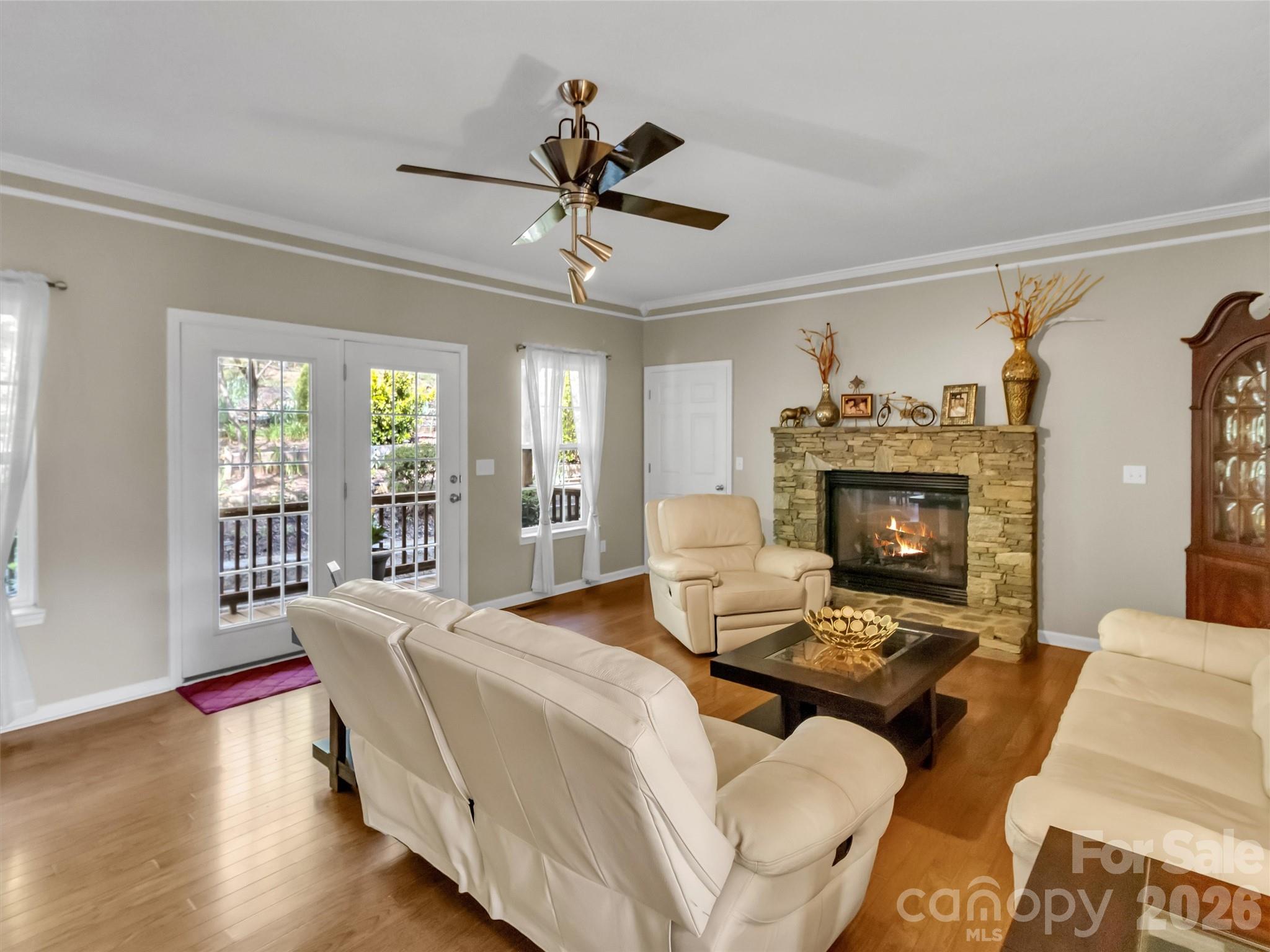 237 Midway Crossing Property Photo 13