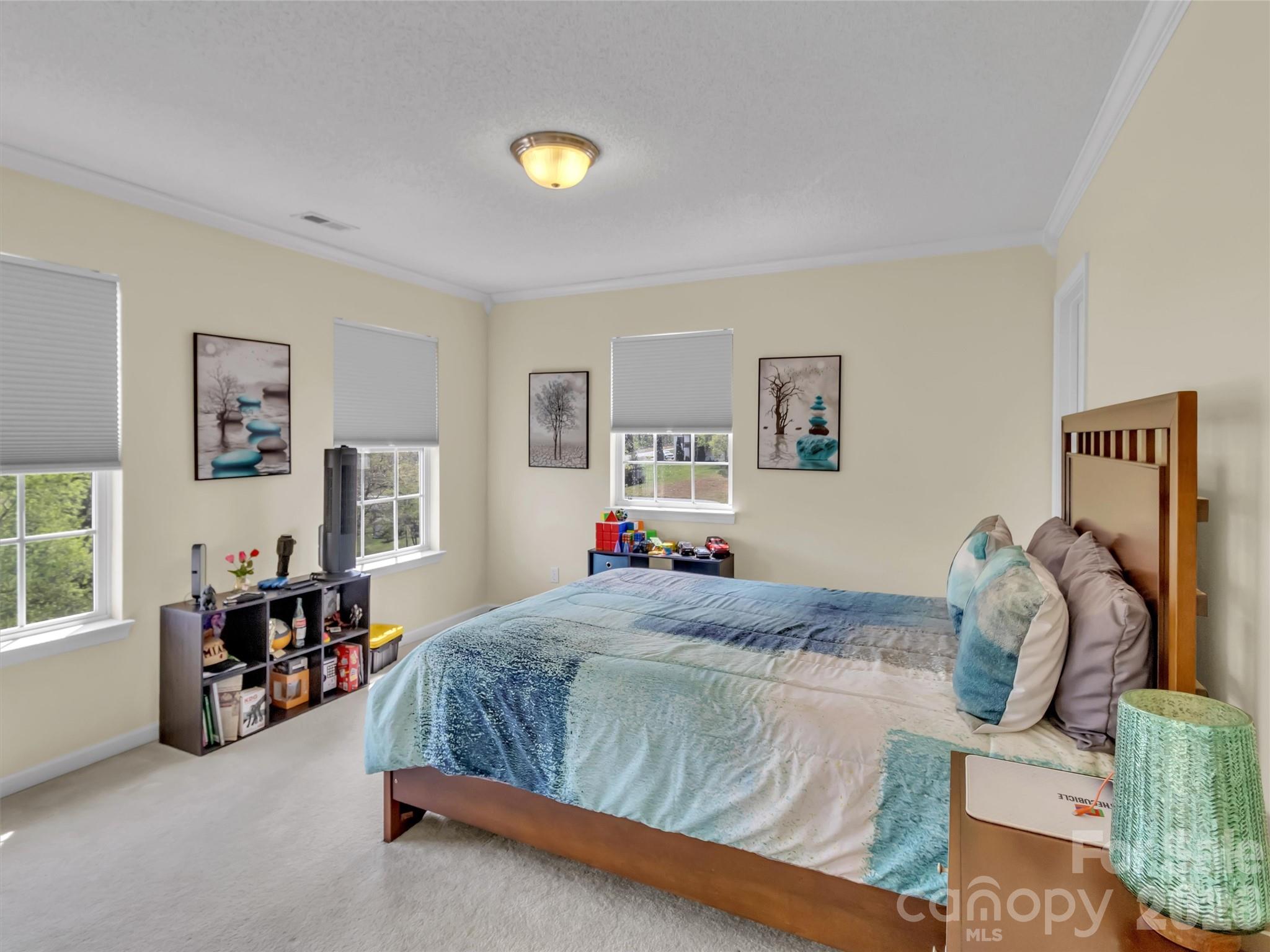 237 Midway Crossing Property Photo 31