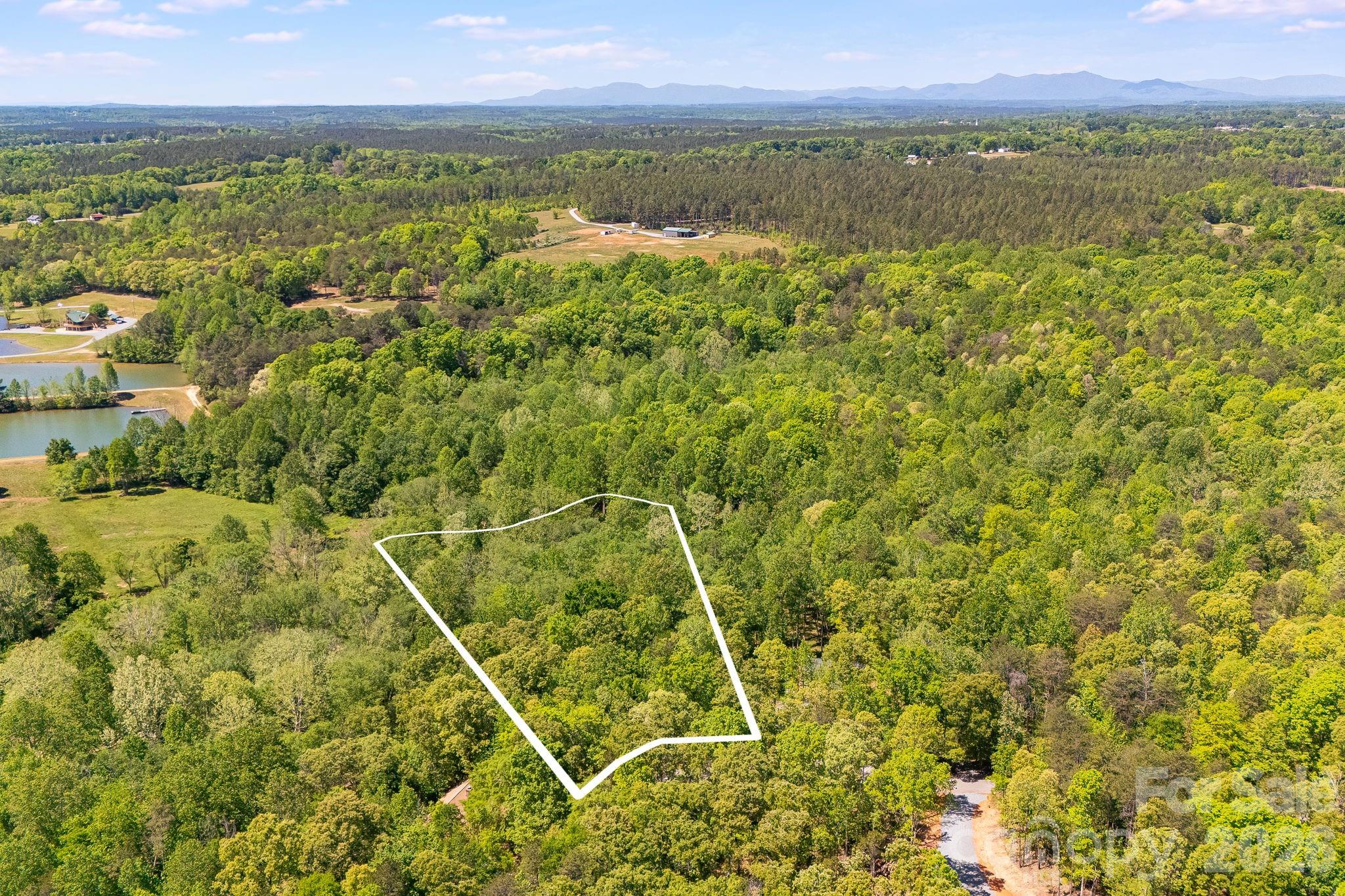304 Richardson Creek Lane Property Photo 13