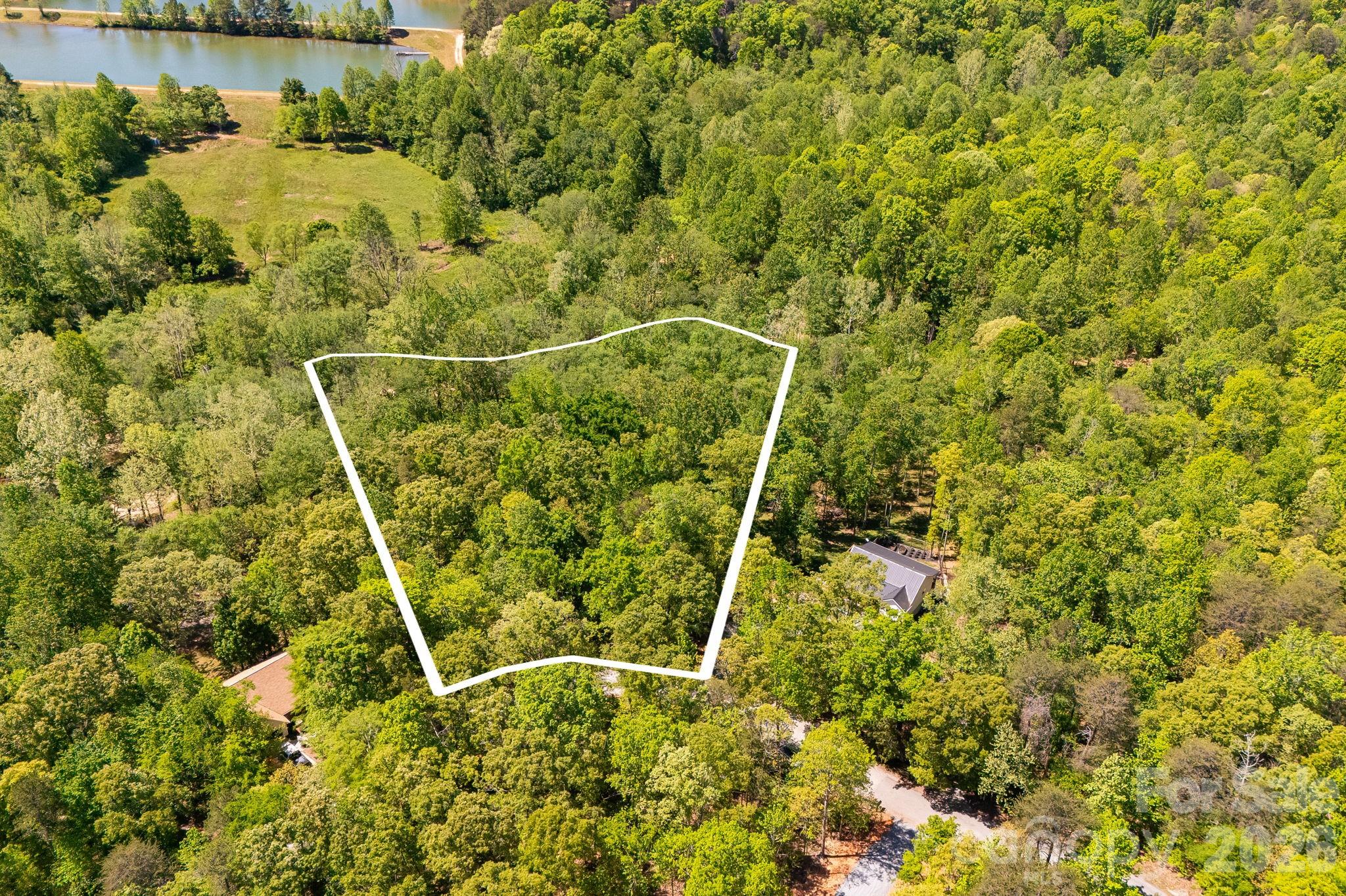 304 Richardson Creek Lane Property Photo 16