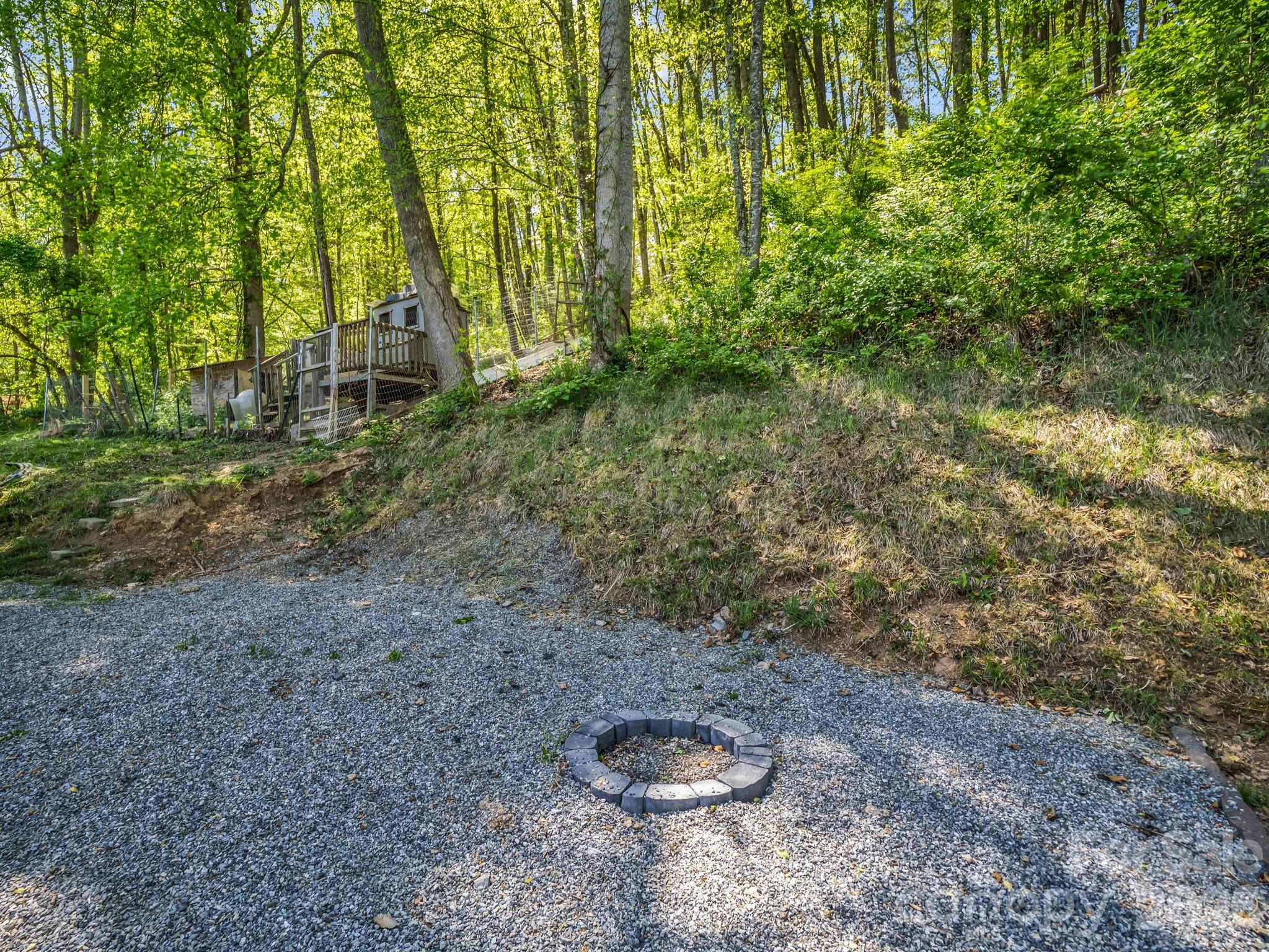285 Dix Creek No 1 Road Property Photo 36