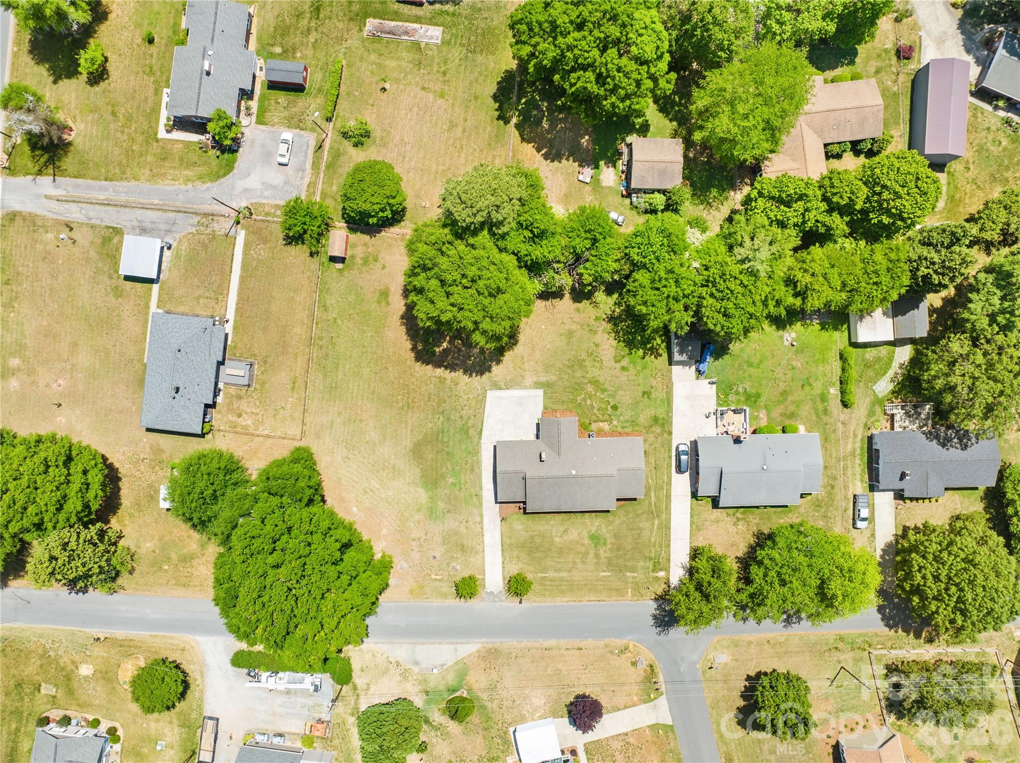 607 Wren Road Property Photo 3