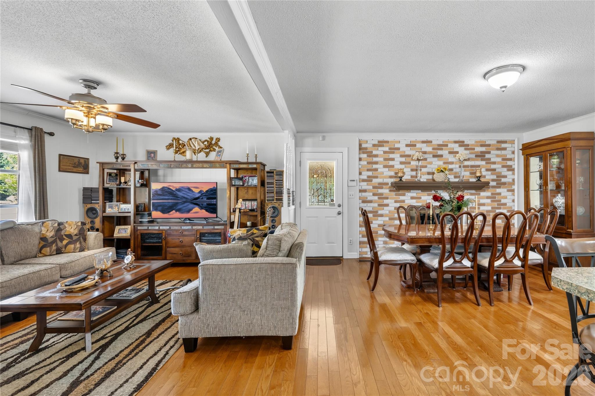 607 Wren Road Property Photo 8