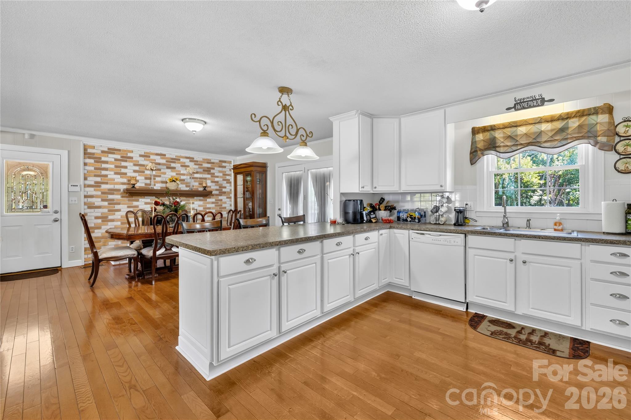 607 Wren Road Property Photo 12