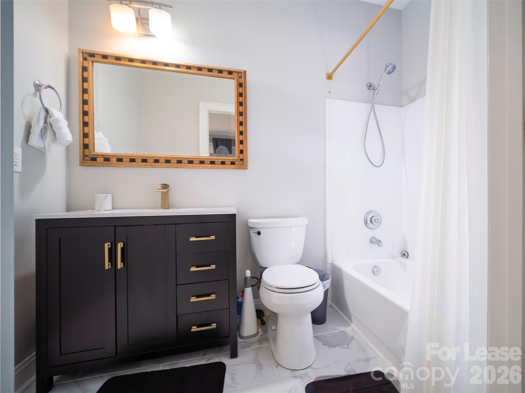 5609 Fairview Road Property Photo 14