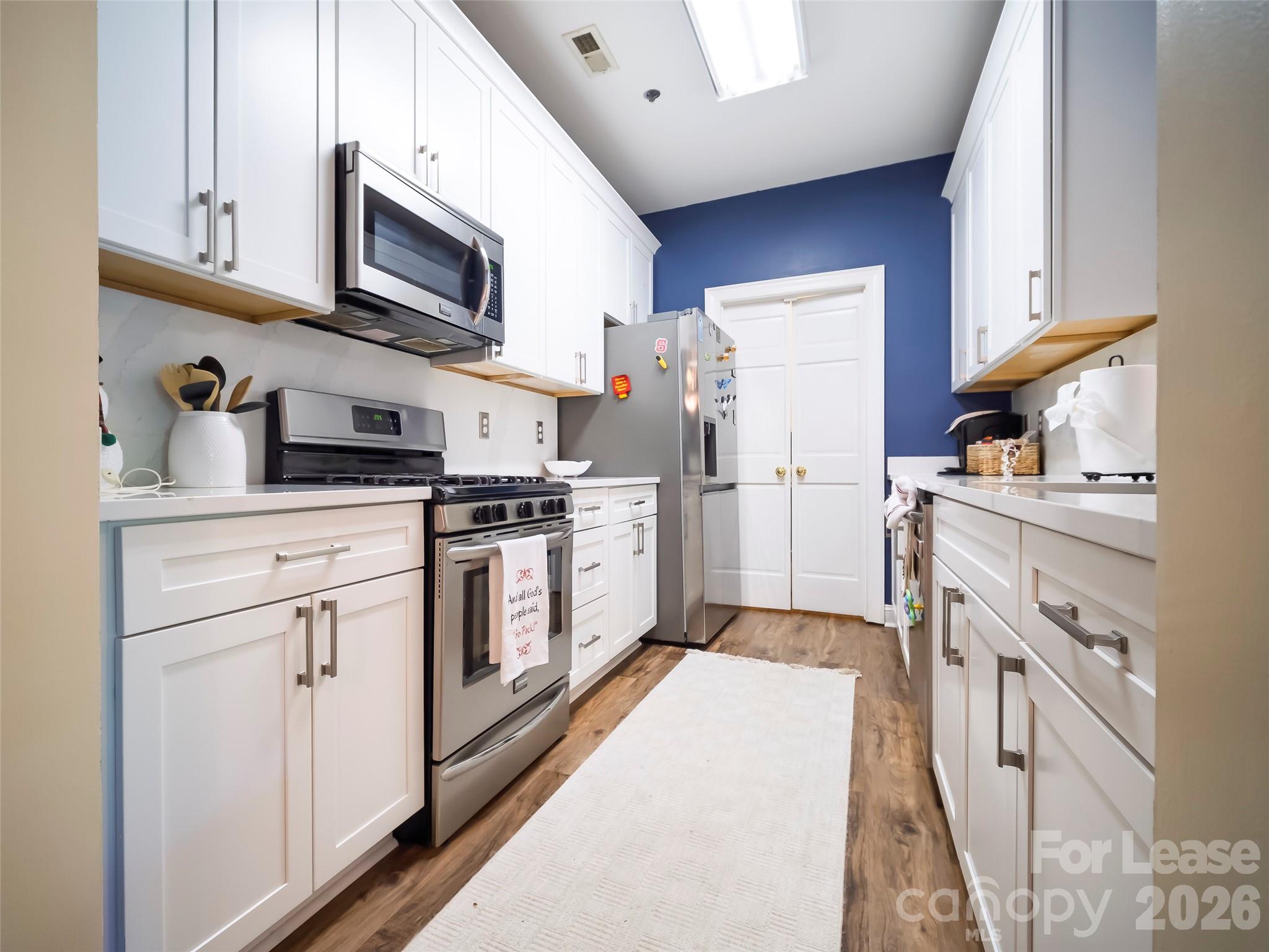 5609 Fairview Road Property Photo 15