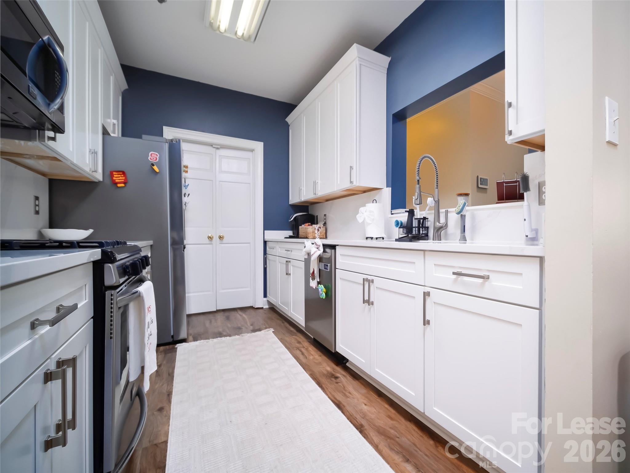 5609 Fairview Road Property Photo 16