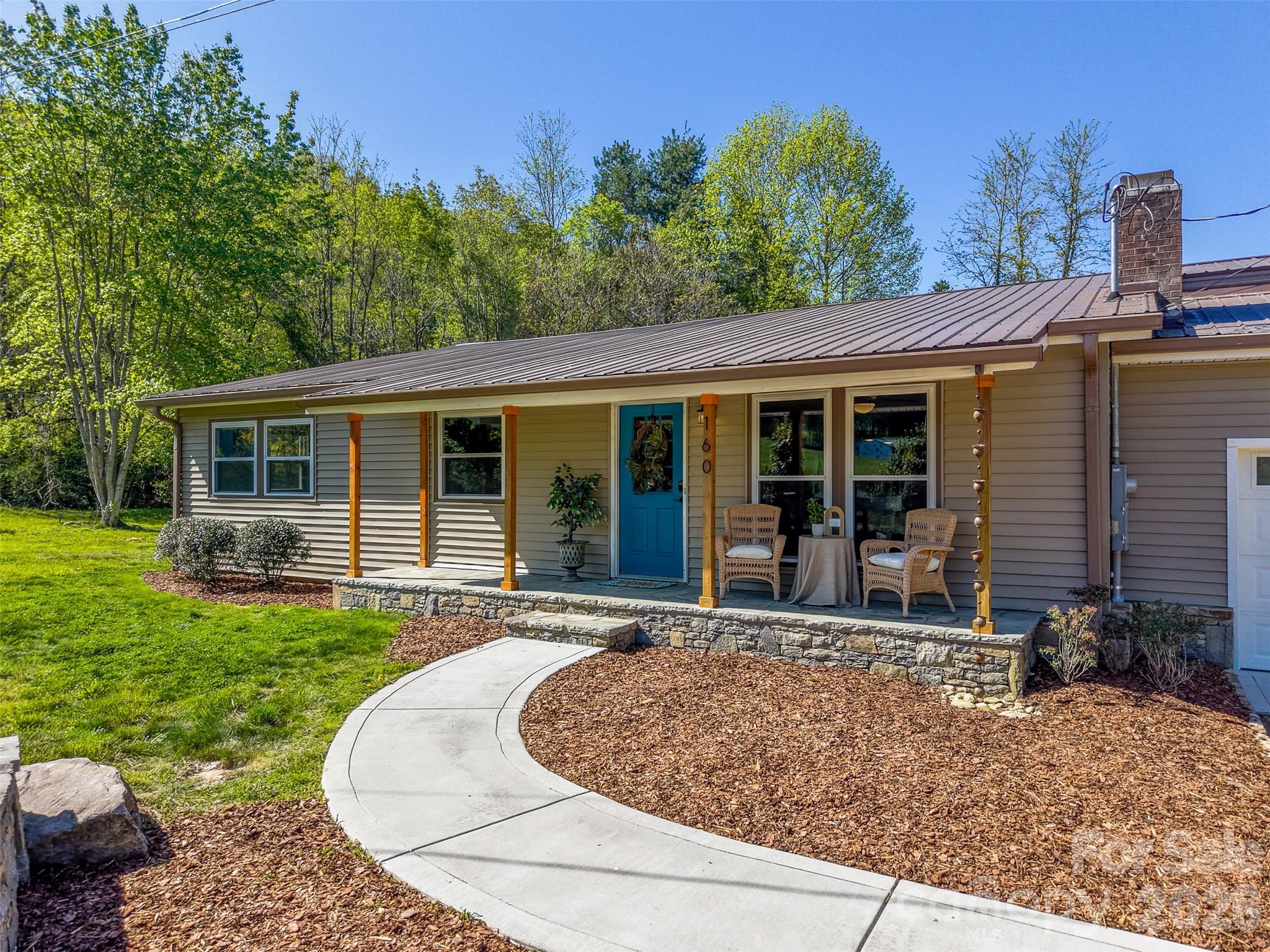 160 Canter Lane Property Photo 1