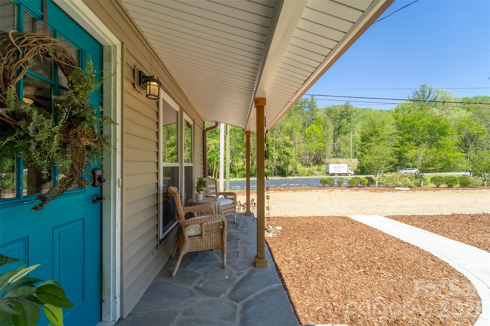 160 Canter Lane Property Photo 2