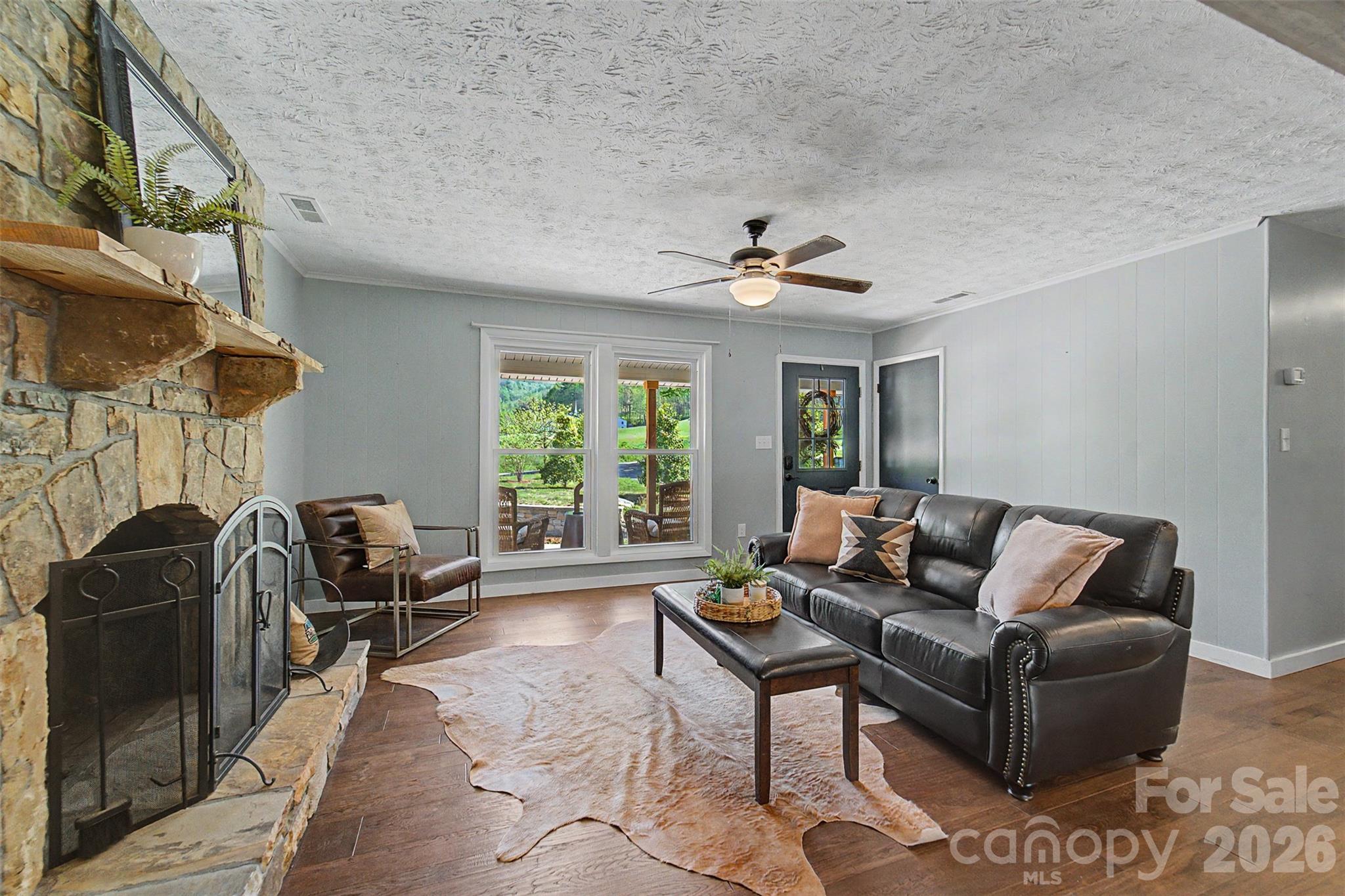 160 Canter Lane Property Photo 3