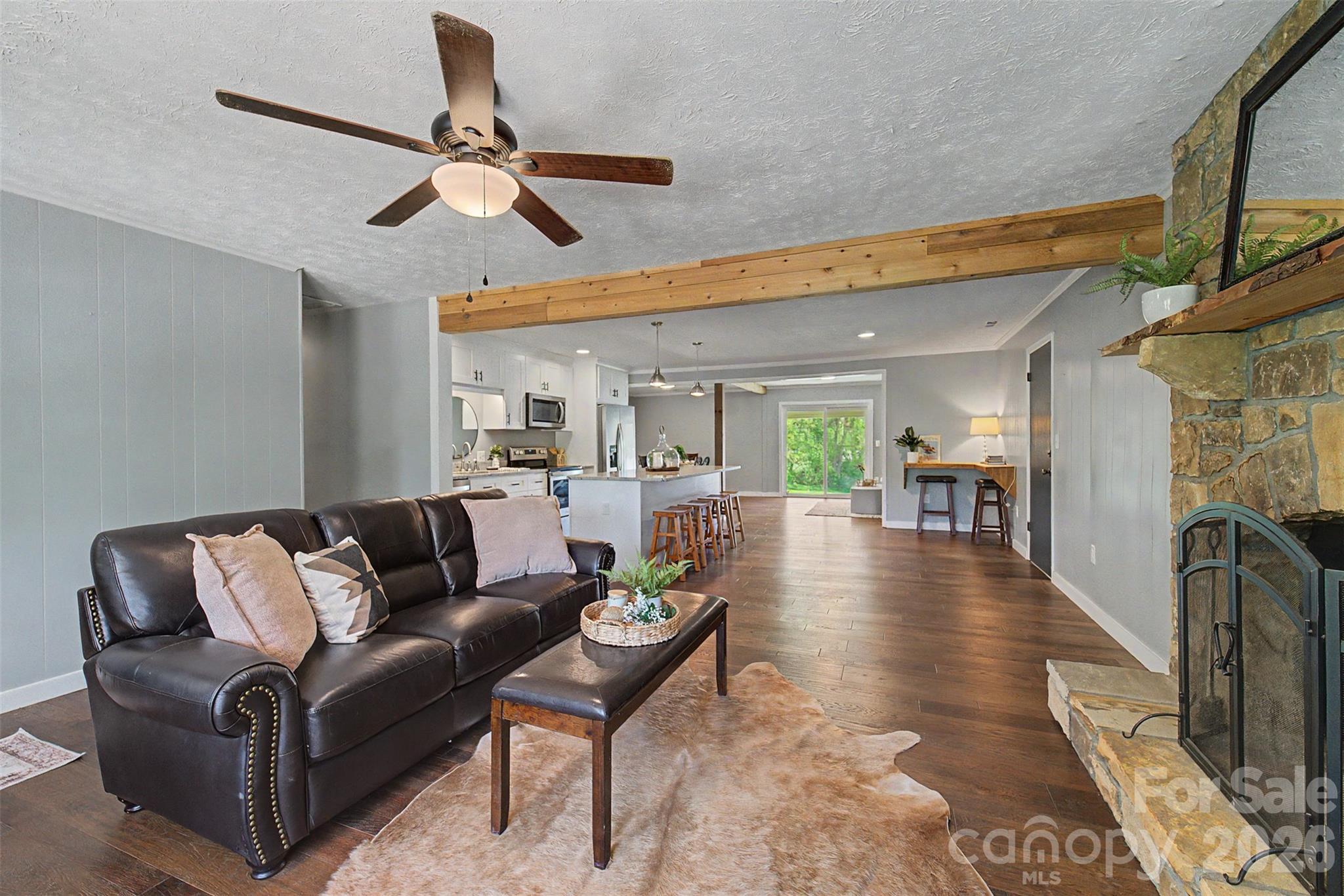 160 Canter Lane Property Photo 4