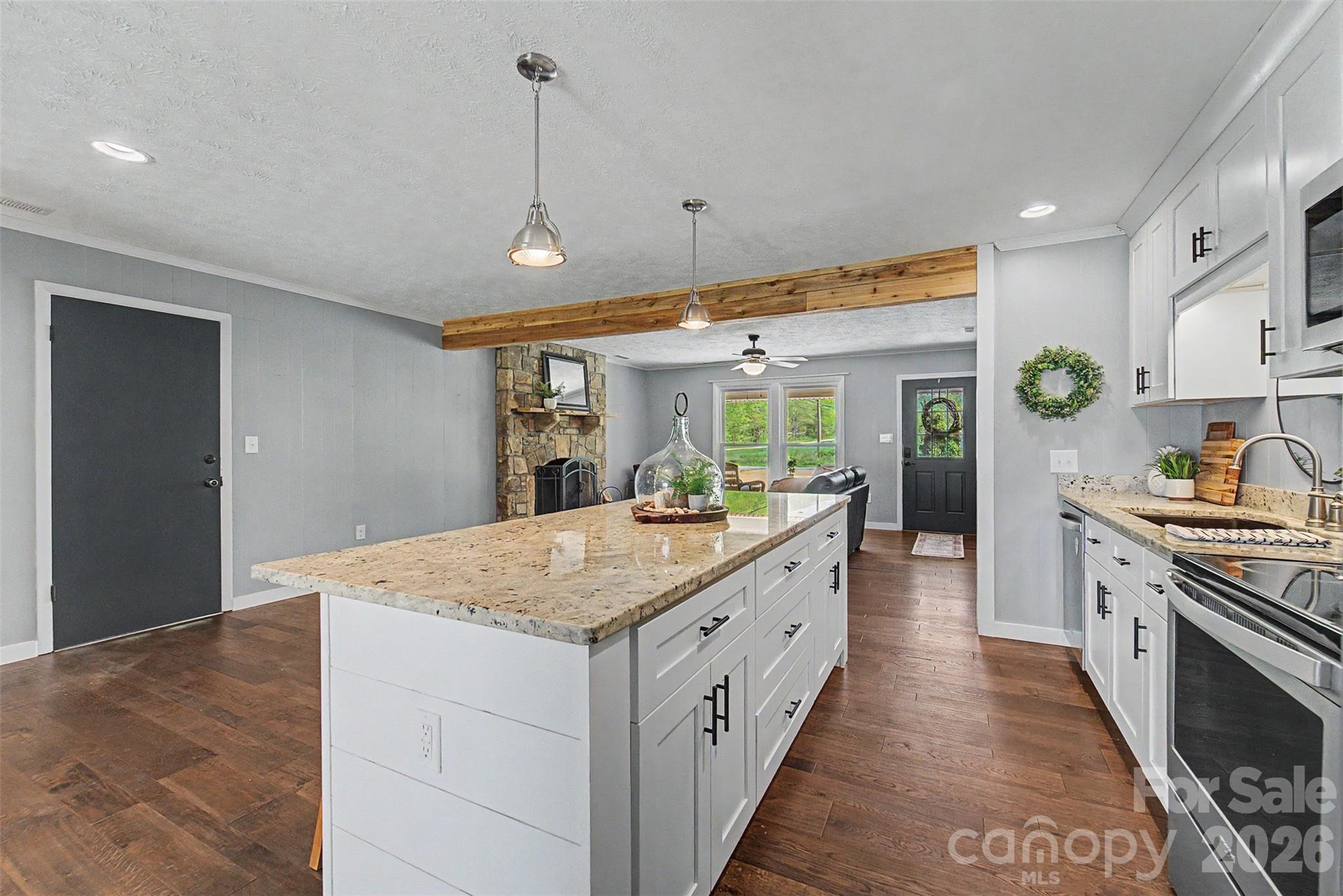 160 Canter Lane Property Photo 6