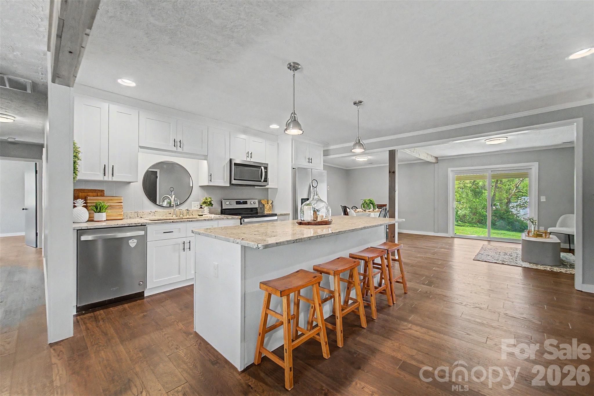 160 Canter Lane Property Photo 7