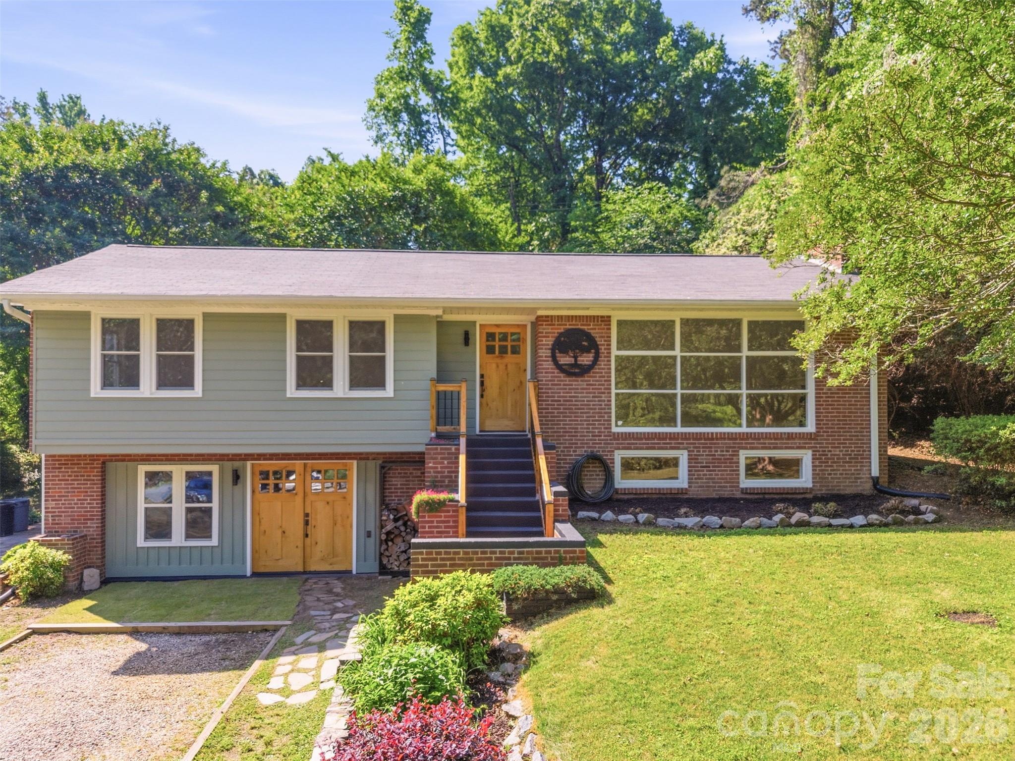 1321 Saluda River Drive Property Photo 1