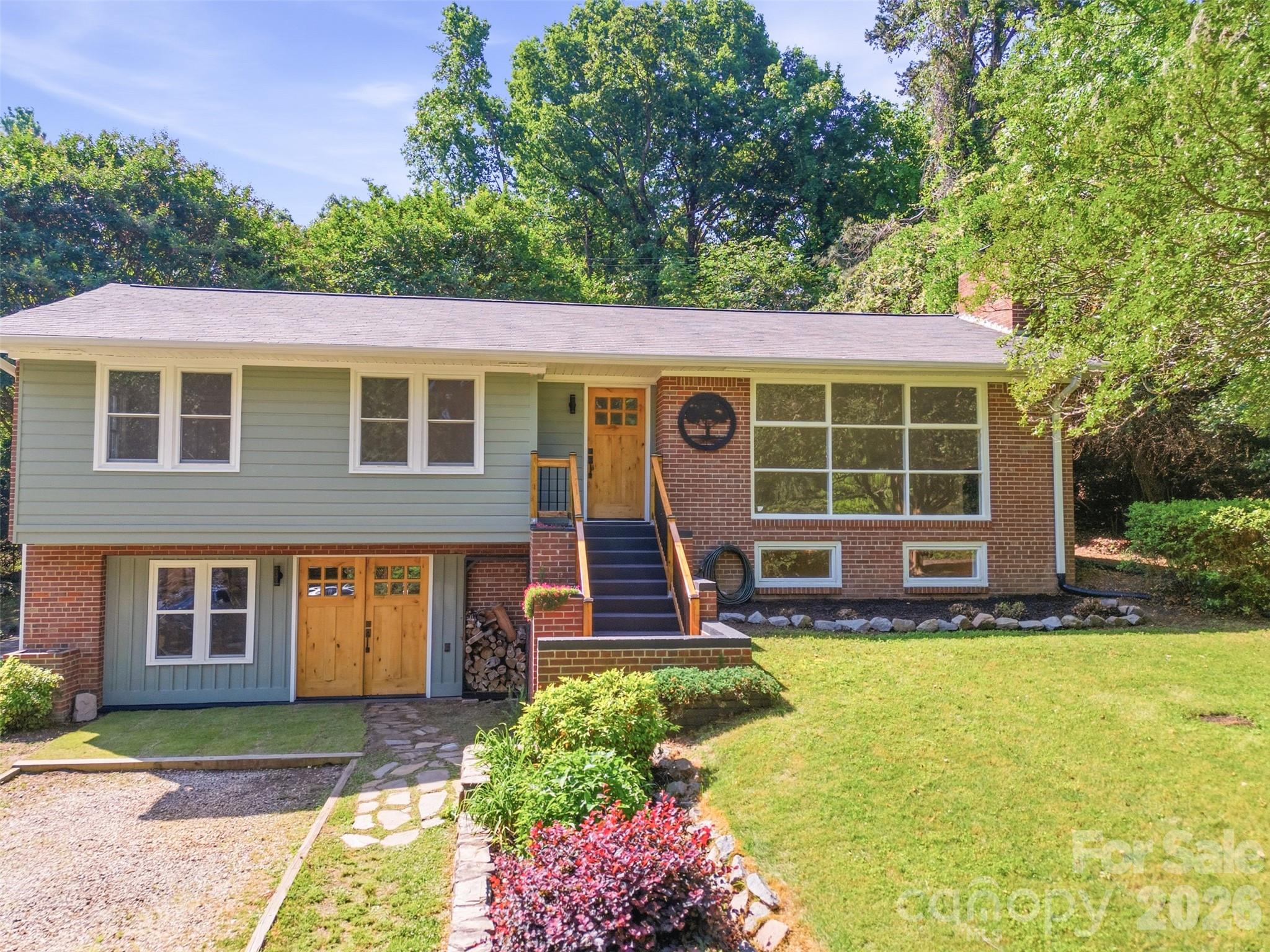 1321 Saluda River Drive Property Photo 2