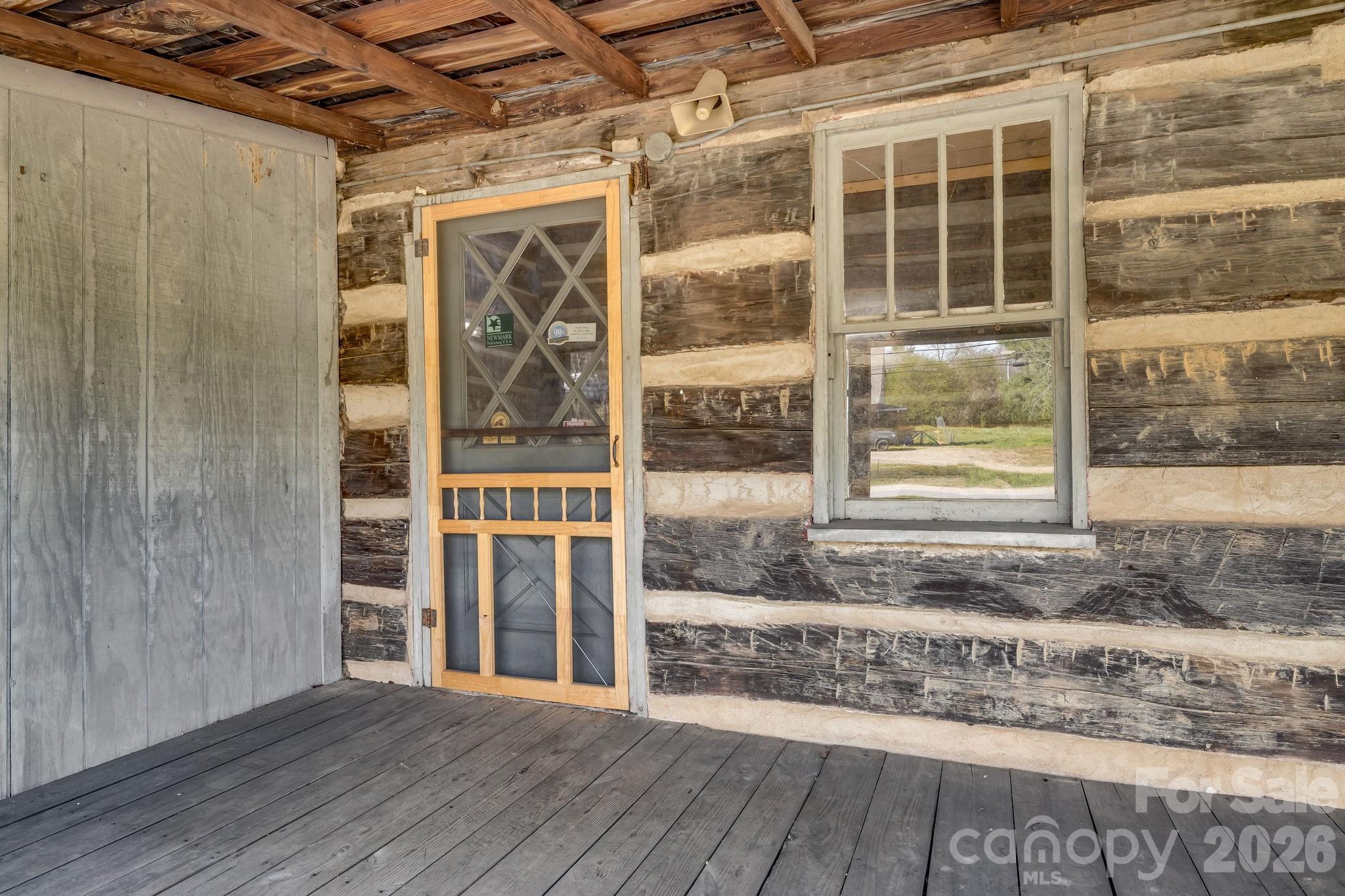 2172 Smokey Park Highway Property Photo 2