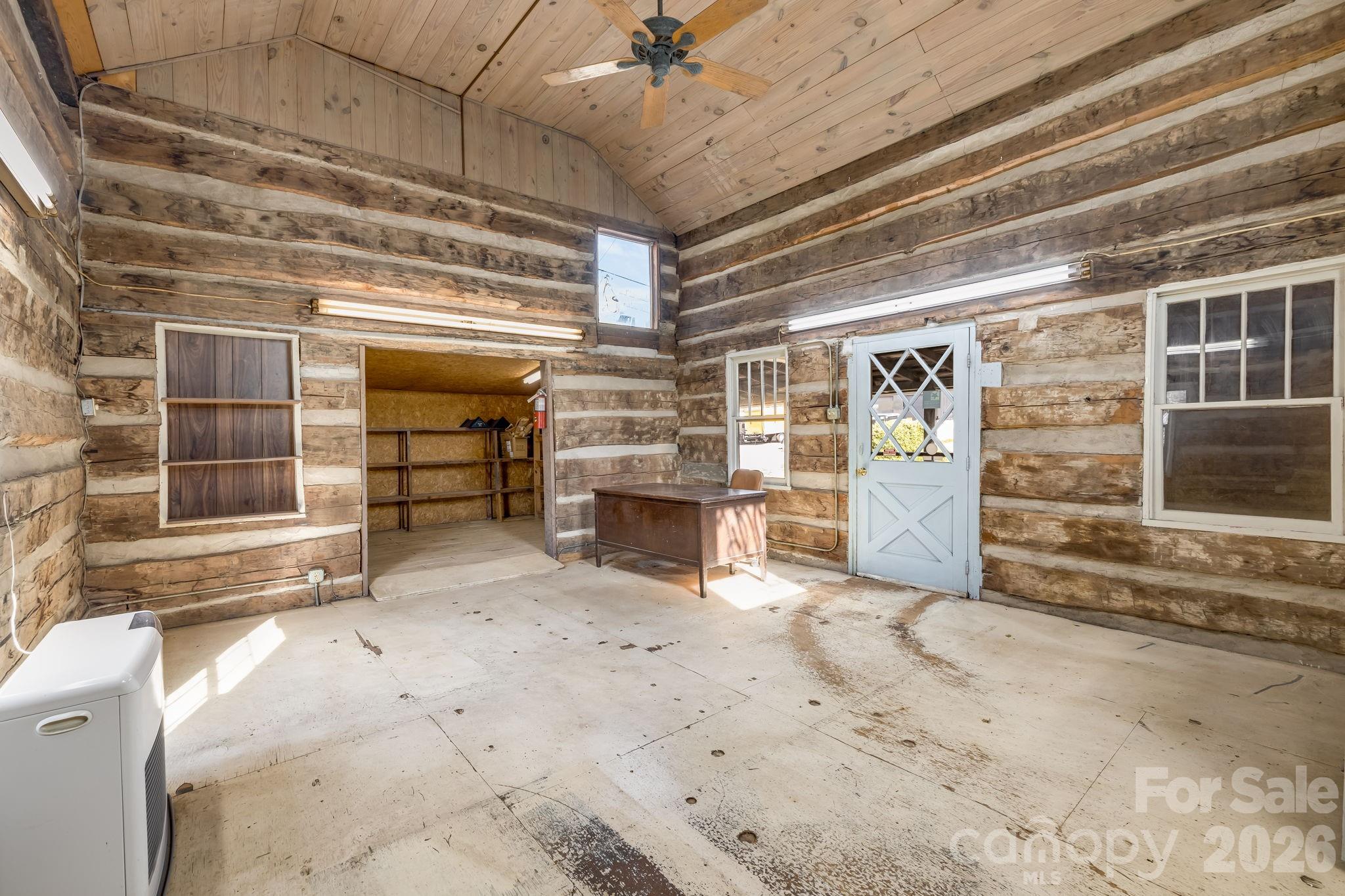 2172 Smokey Park Highway Property Photo 6