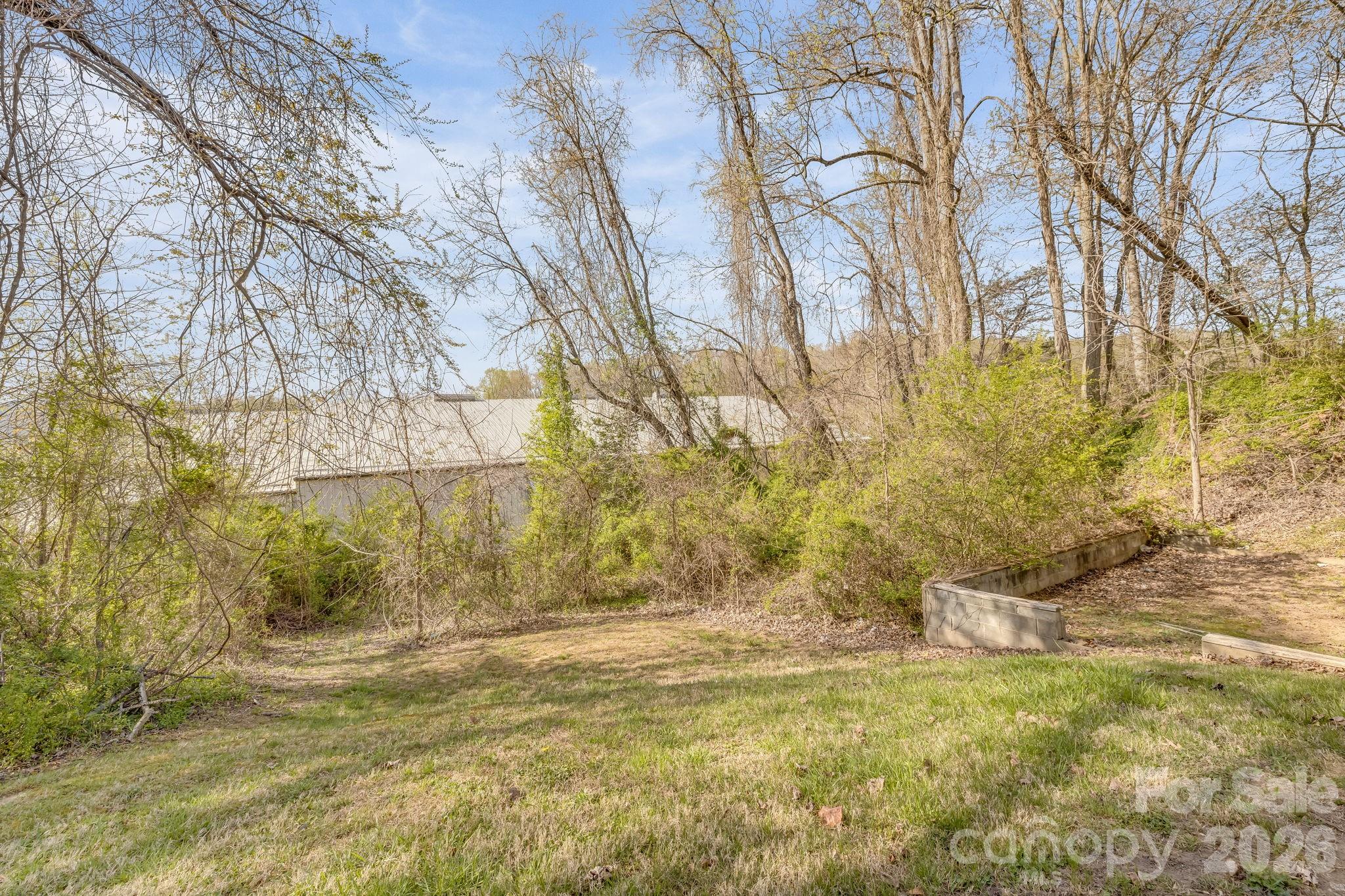 2172 Smokey Park Highway Property Photo 13