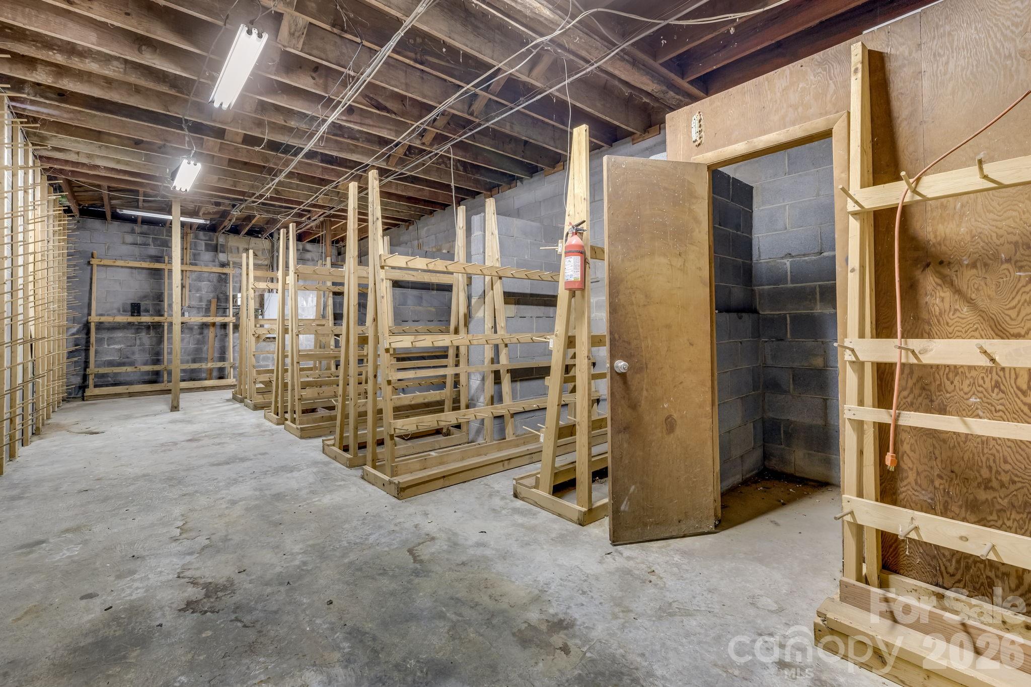 2172 Smokey Park Highway Property Photo 17