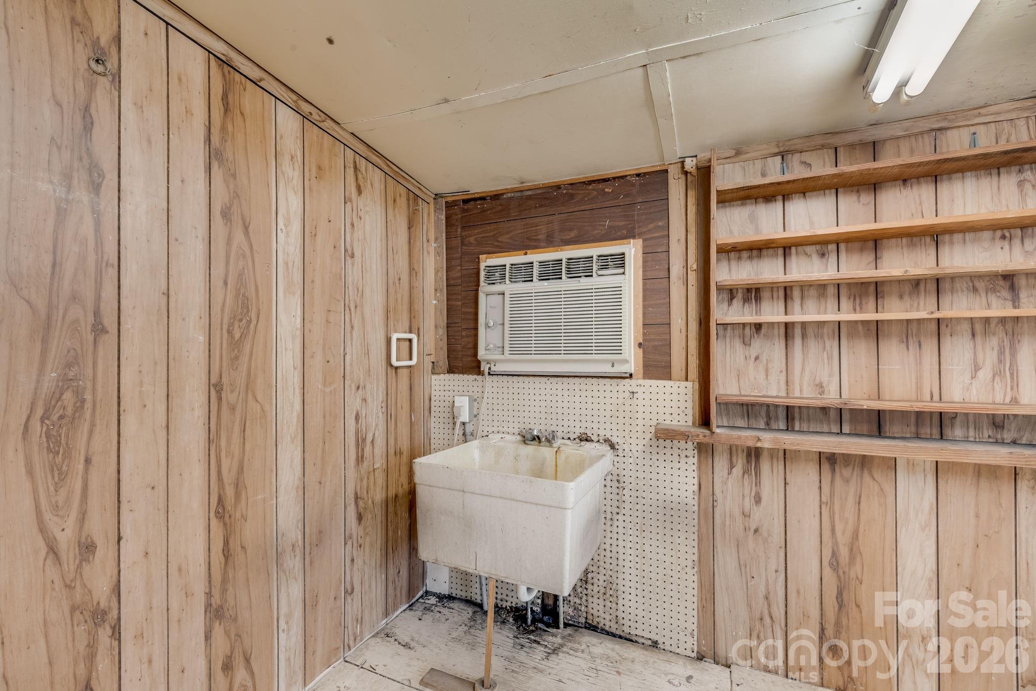 2172 Smokey Park Highway Property Photo 21