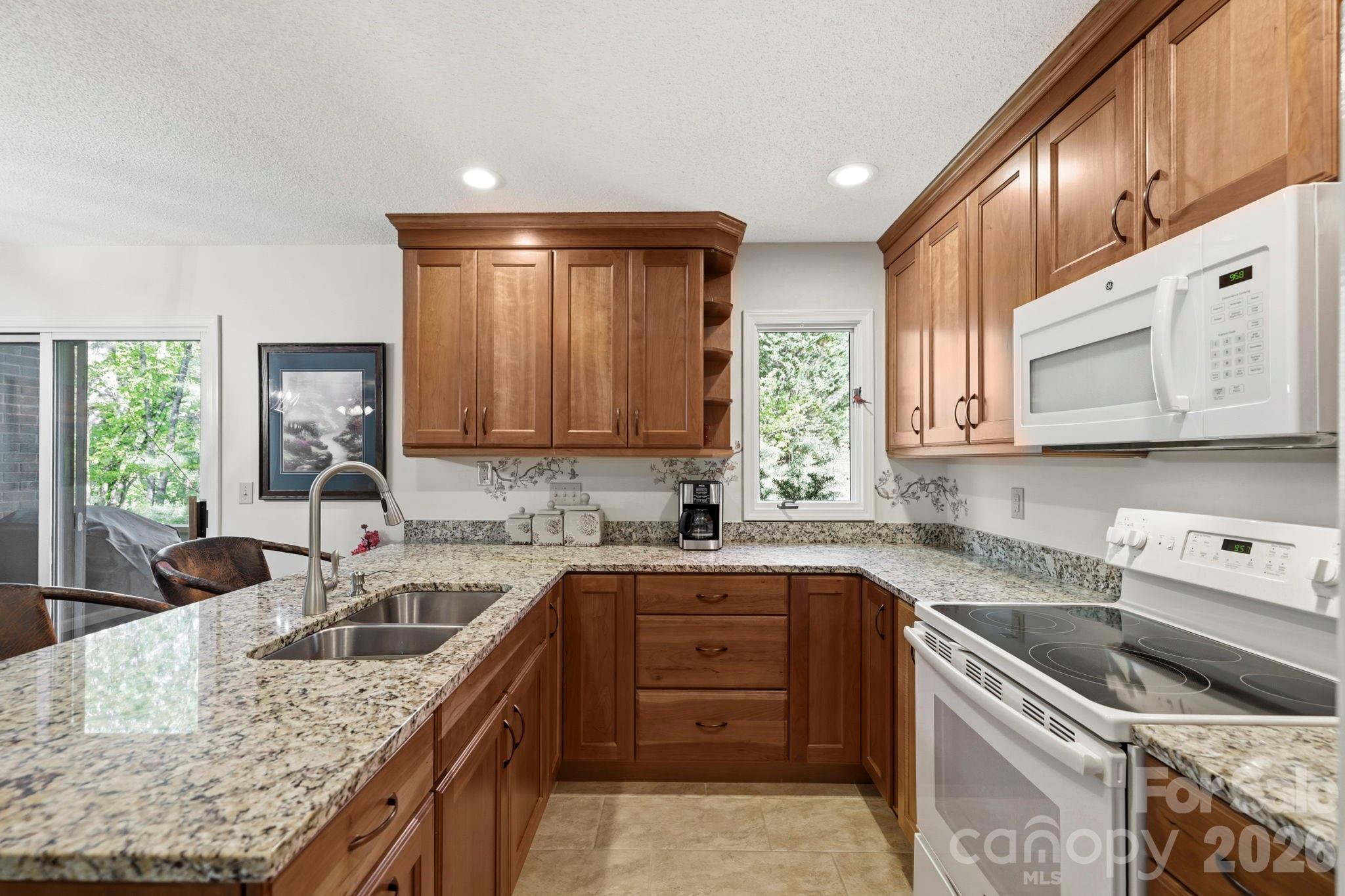 3509 Mountain Top Way Property Photo 4