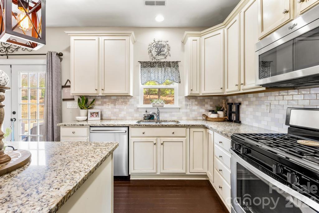 1007 Hamil Ridge Drive Property Photo 19