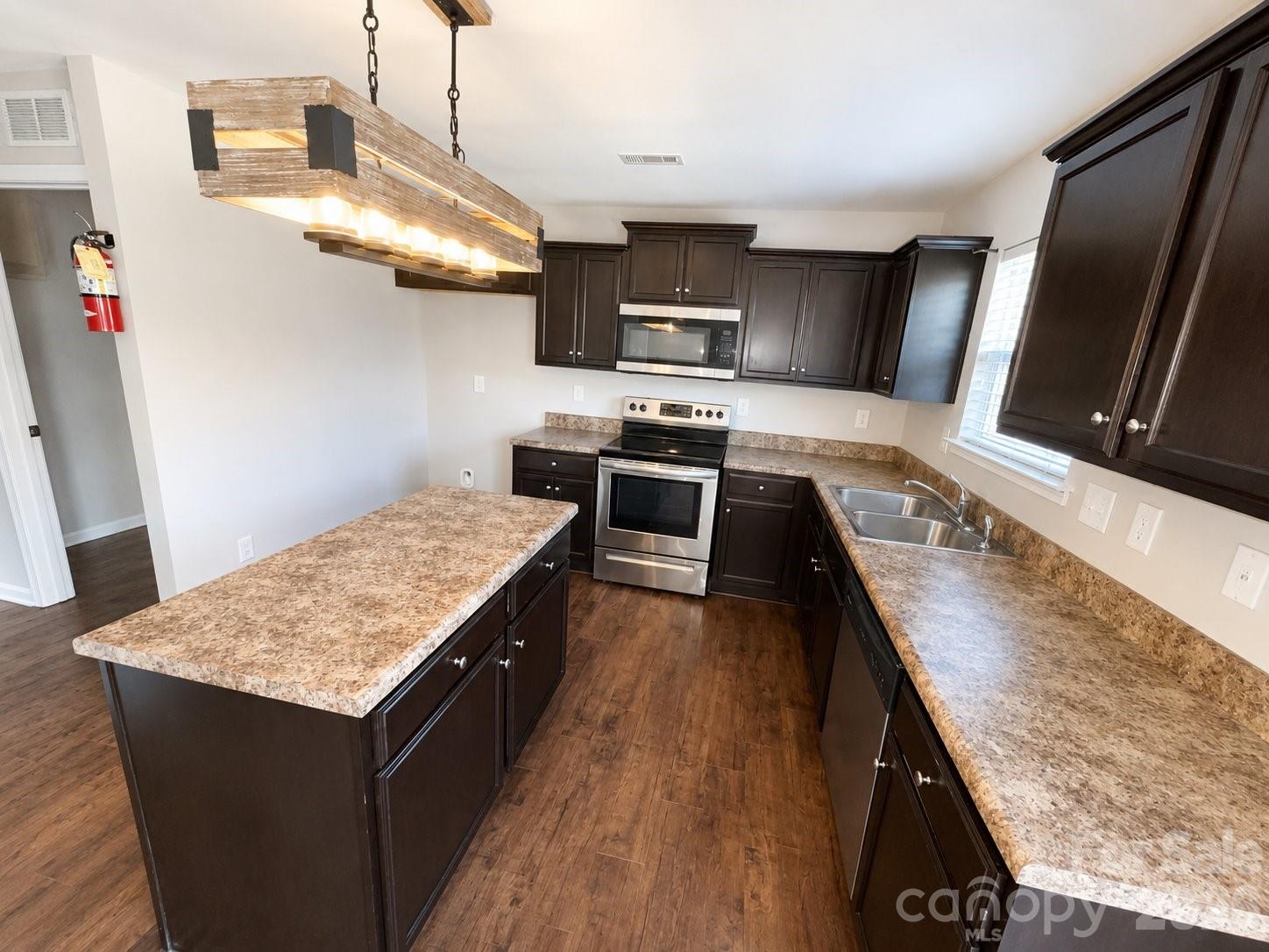 1818 Greenbrook Trail Property Photo 12