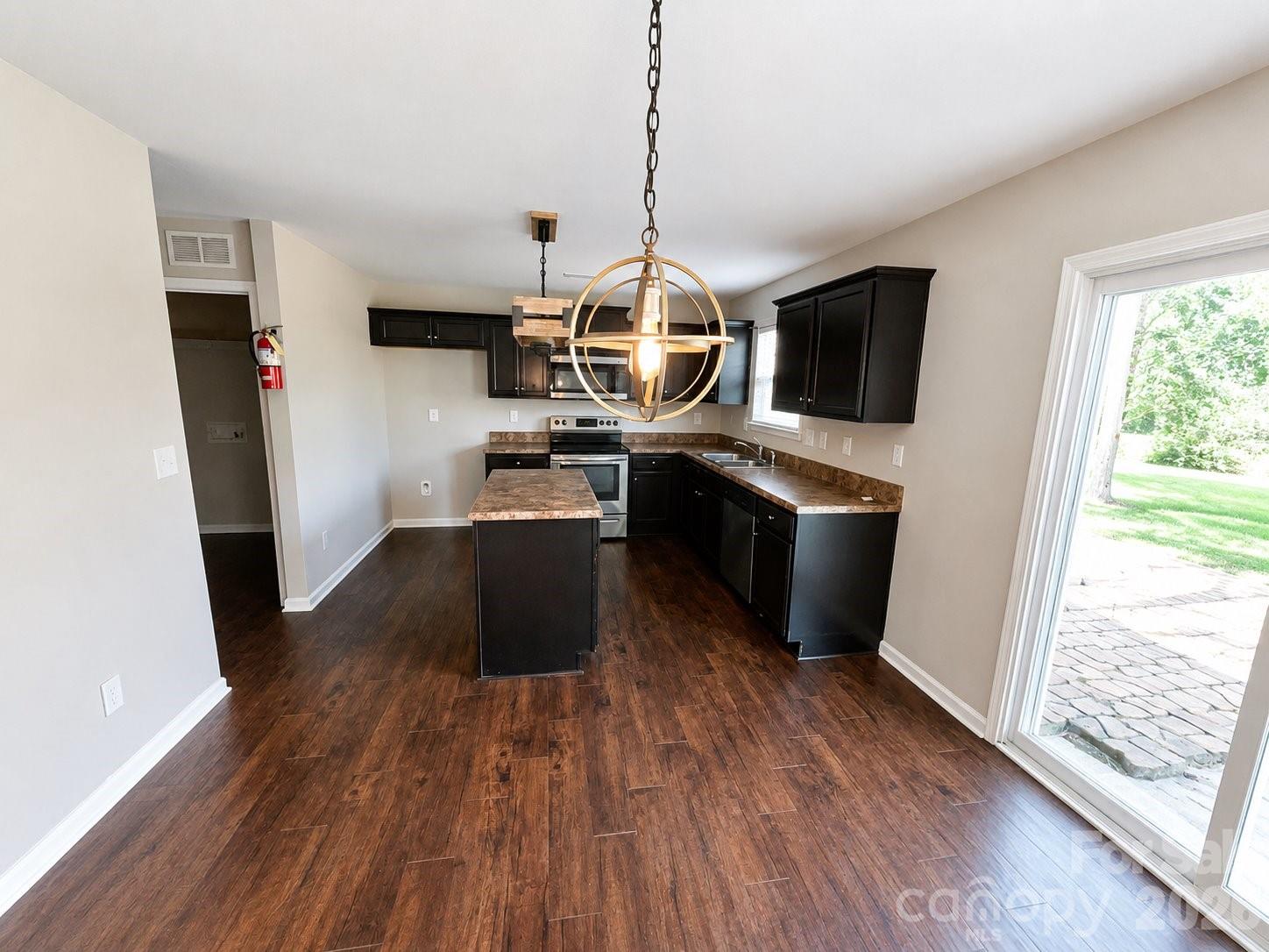 1818 Greenbrook Trail Property Photo 14