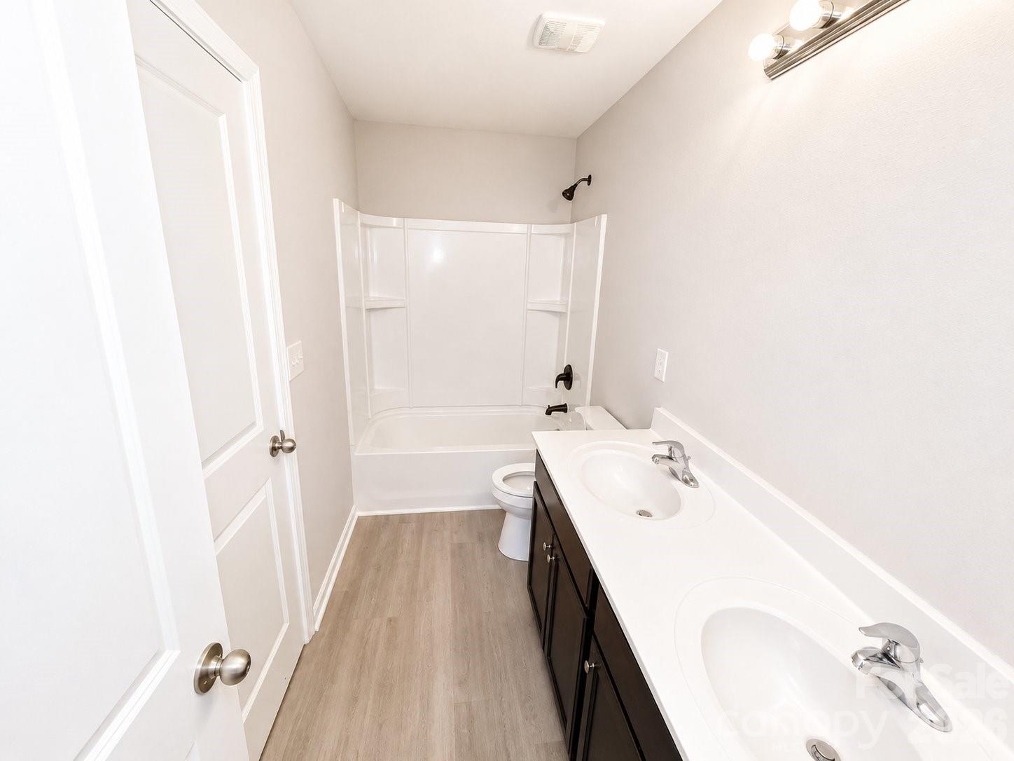 1818 Greenbrook Trail Property Photo 21