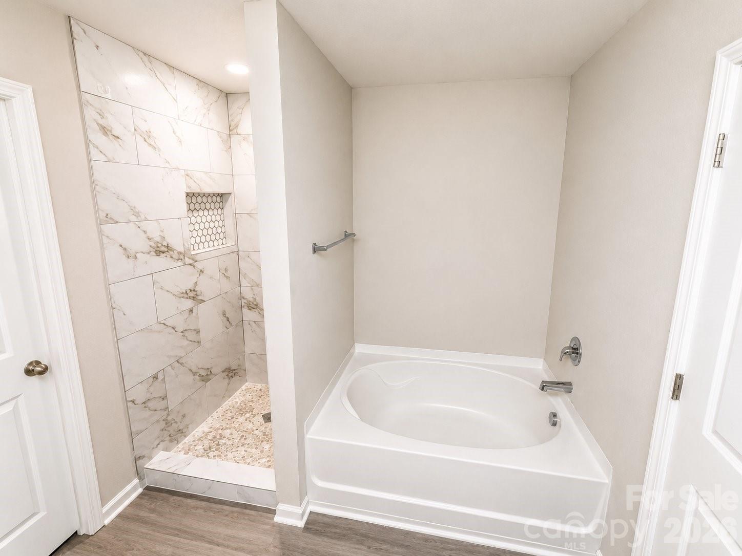 1818 Greenbrook Trail Property Photo 32