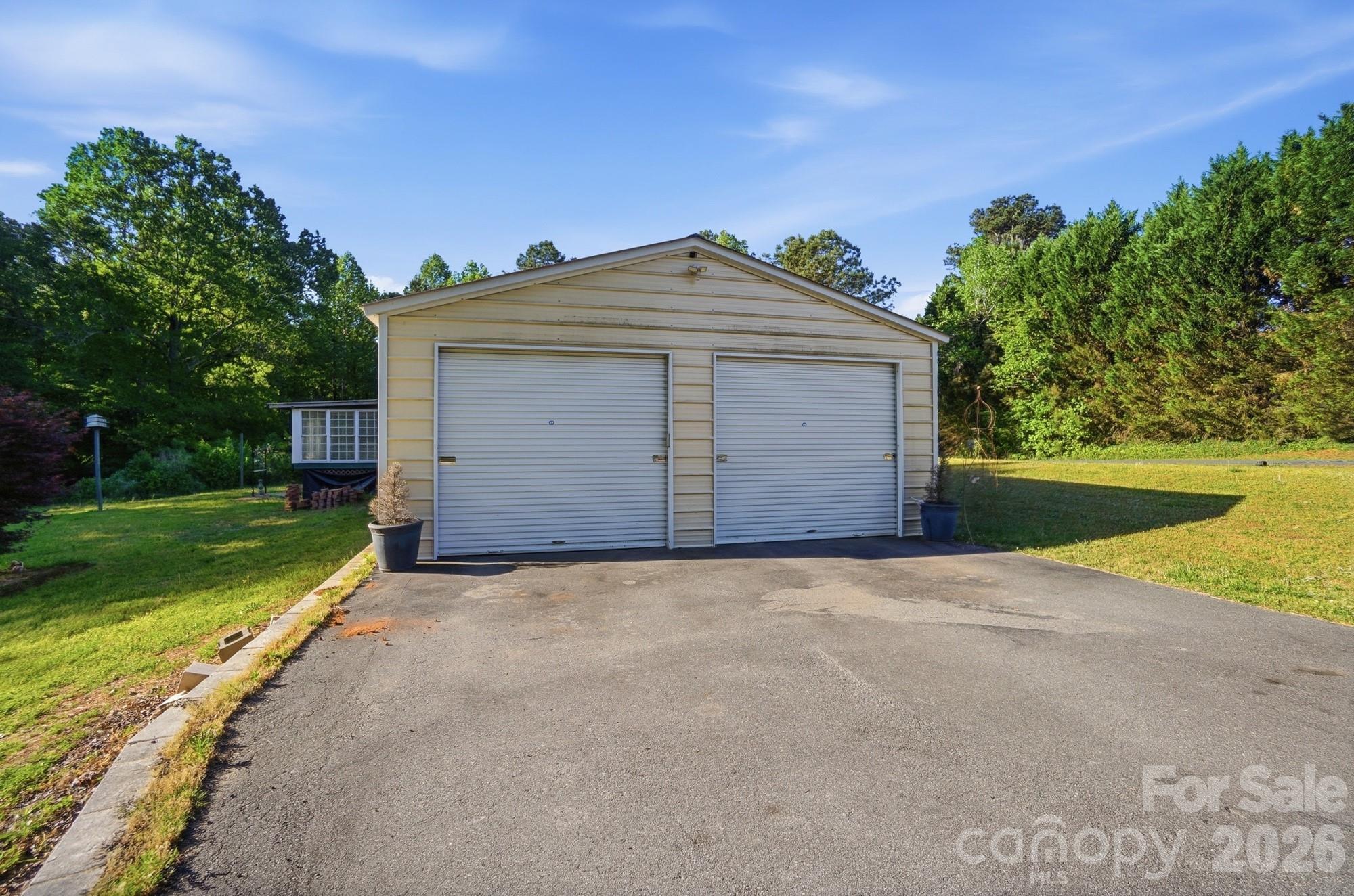 2909 Balkan Drive Property Photo 12