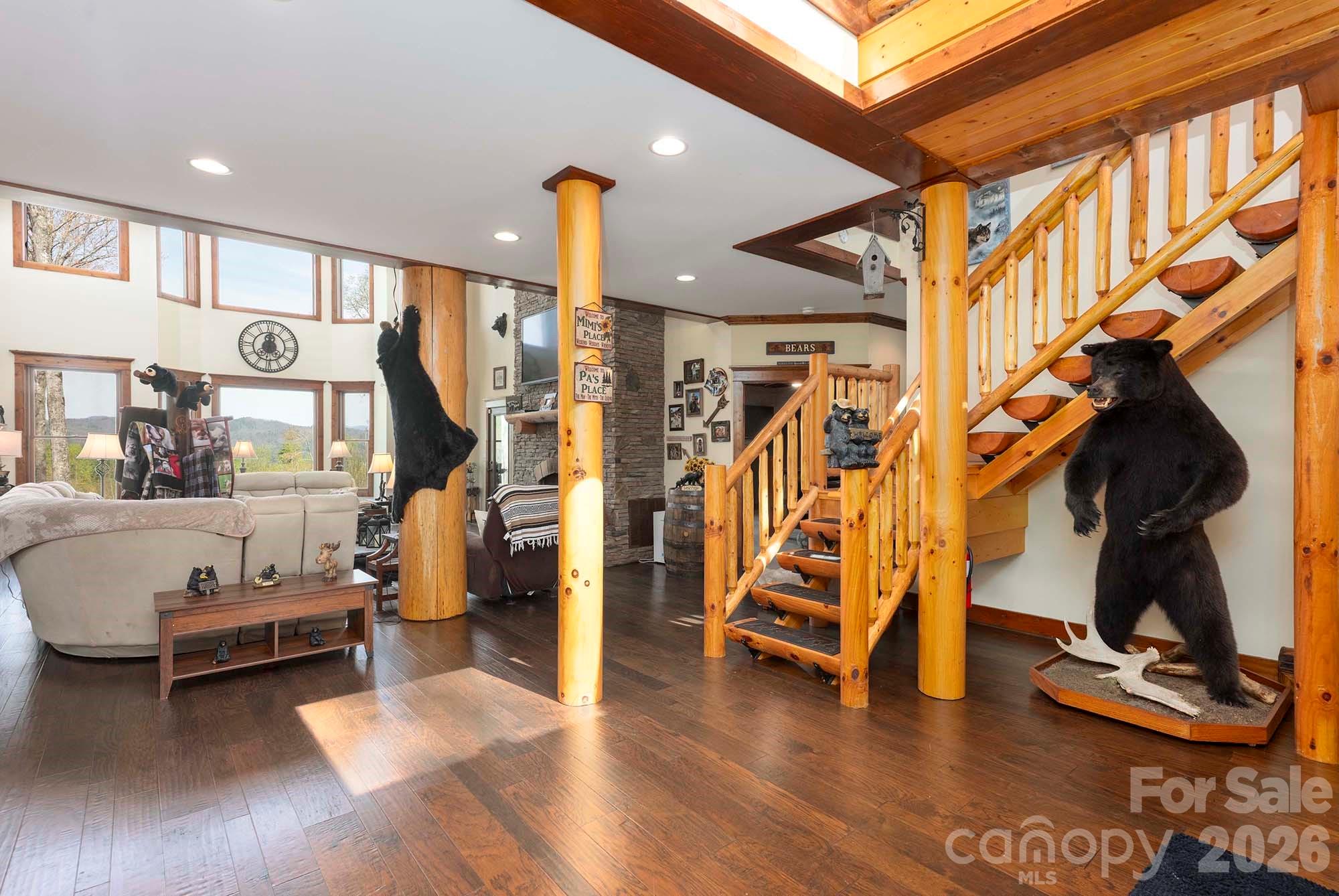 716 Peppervine Circle Property Photo 4
