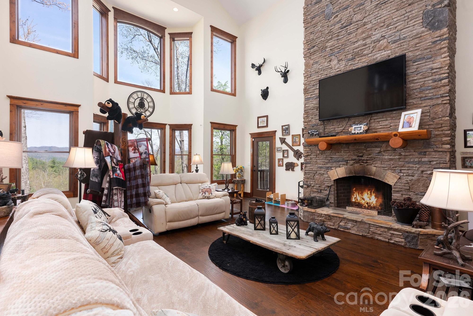 716 Peppervine Circle Property Photo 6