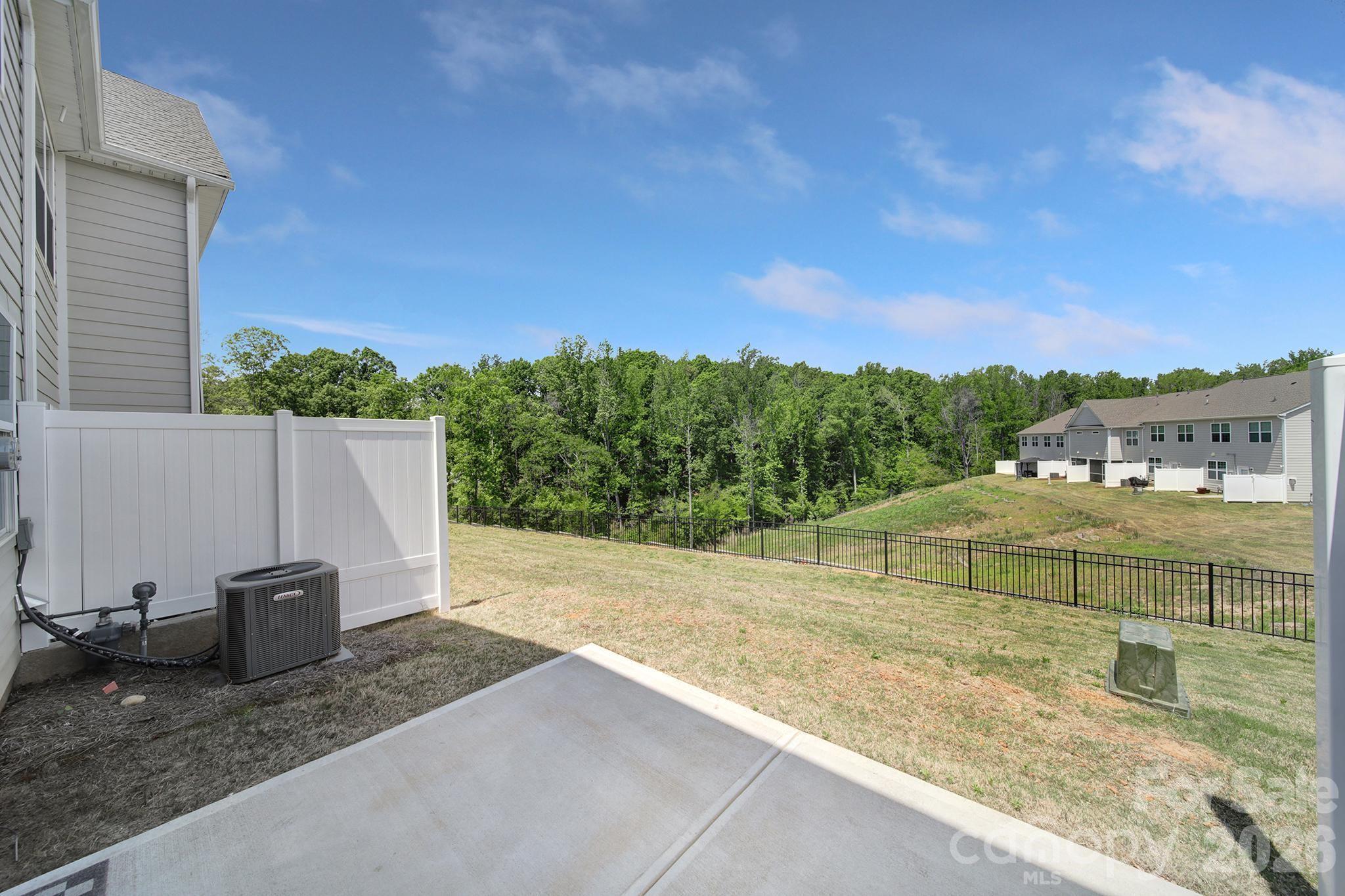 8042 Scarlet Maple Lane Property Photo 28