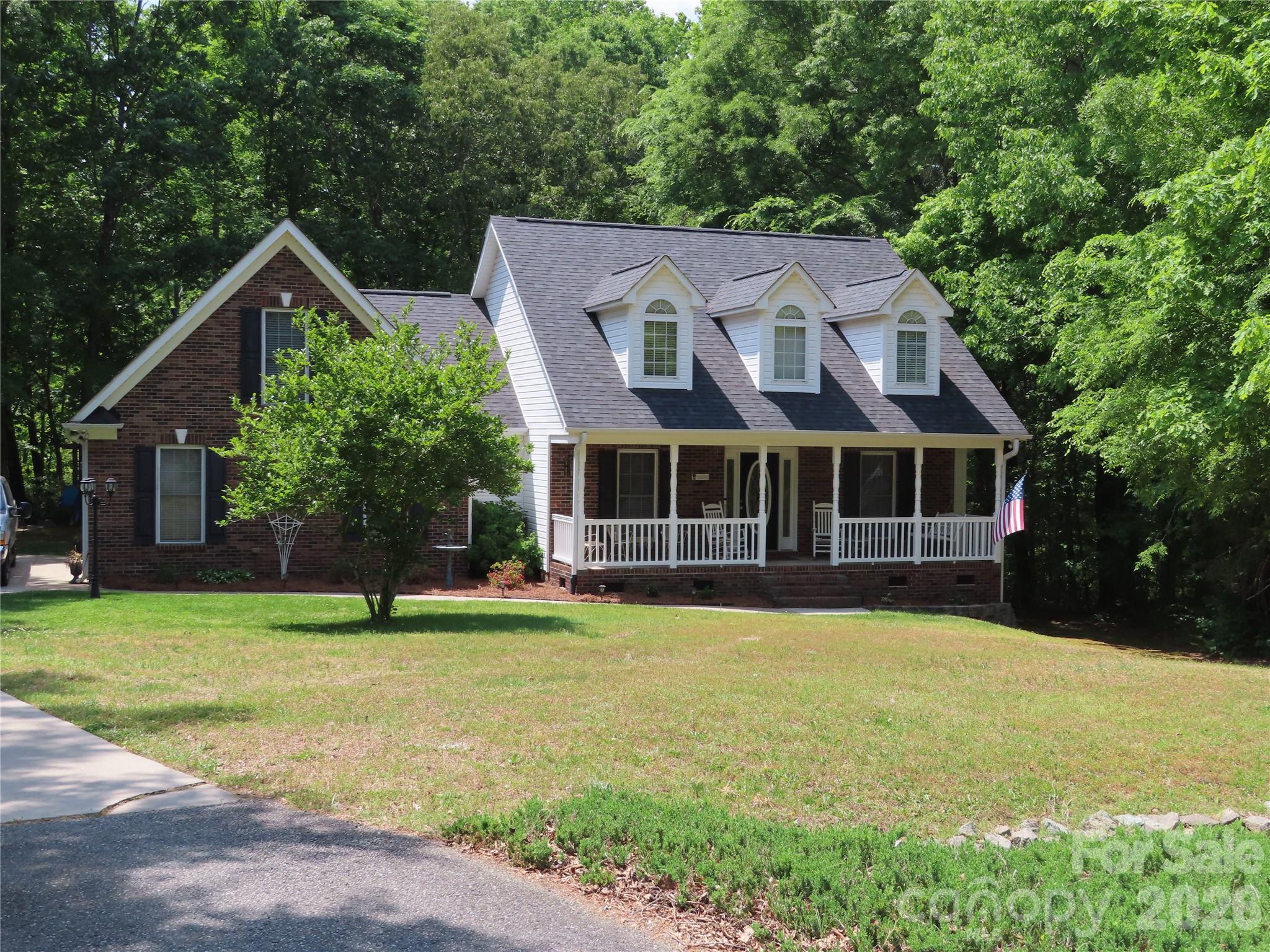 300 Tradewinds Lane Property Photo 2